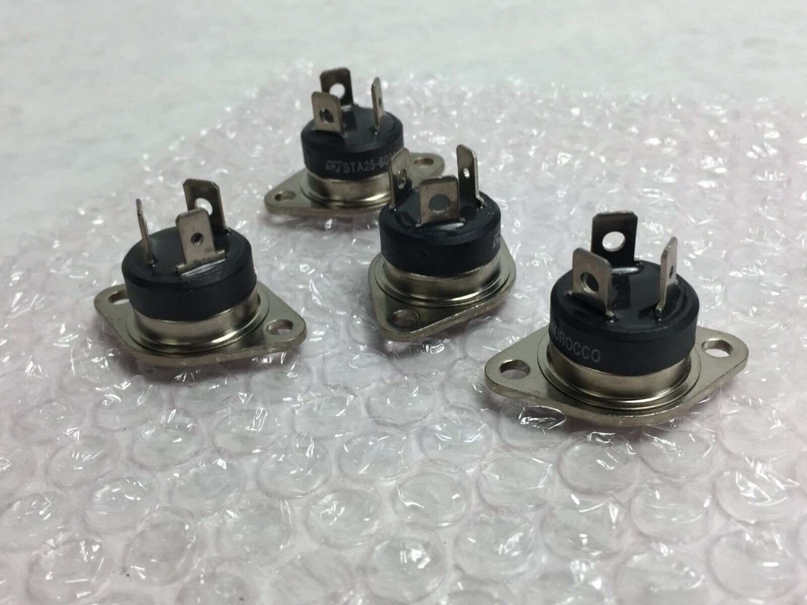 ST BTA25-600AC840 TRIAC  Lot of 4