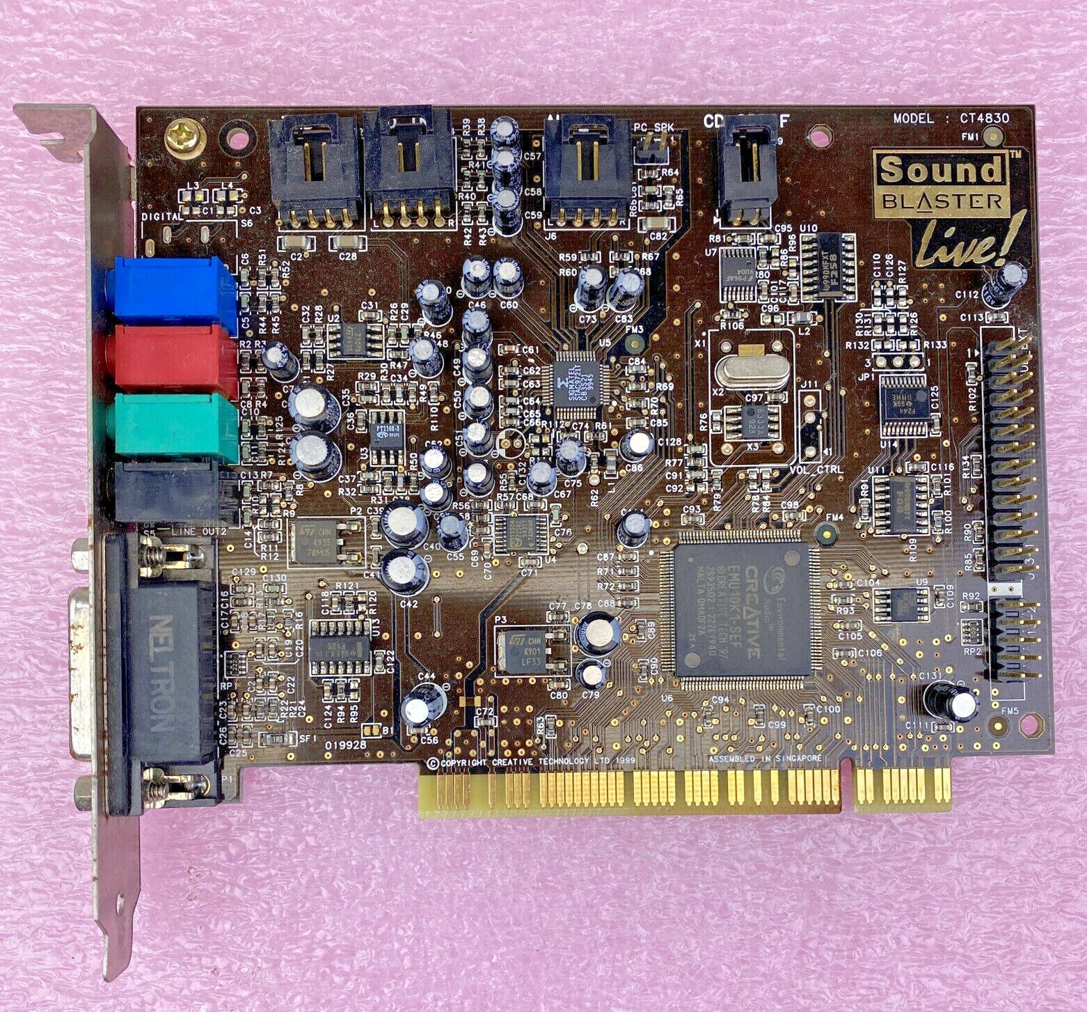 Creative Labs CT4830 SoundBlaster Live! PCI sound card with gameport