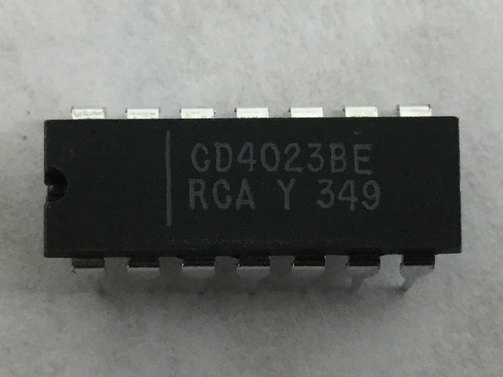 Genuine RCA CD4023BE  Integrated Circuit  14 Pin  Lot of 24