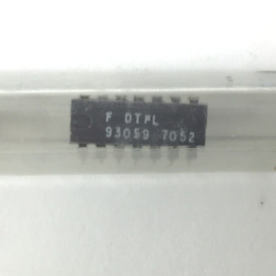 Unbranded F DTPL 93056 7052 14-Pin DIP Lot of 13
