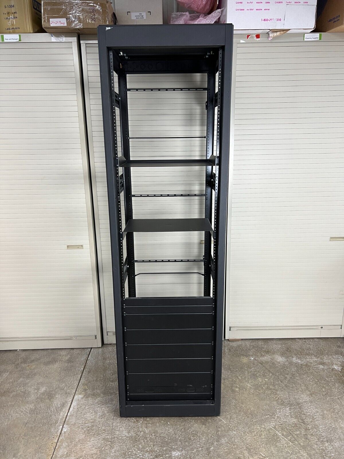 Middle Atlantic Products MRK-4026 Server Rack Cabinet 40U No Side Panels