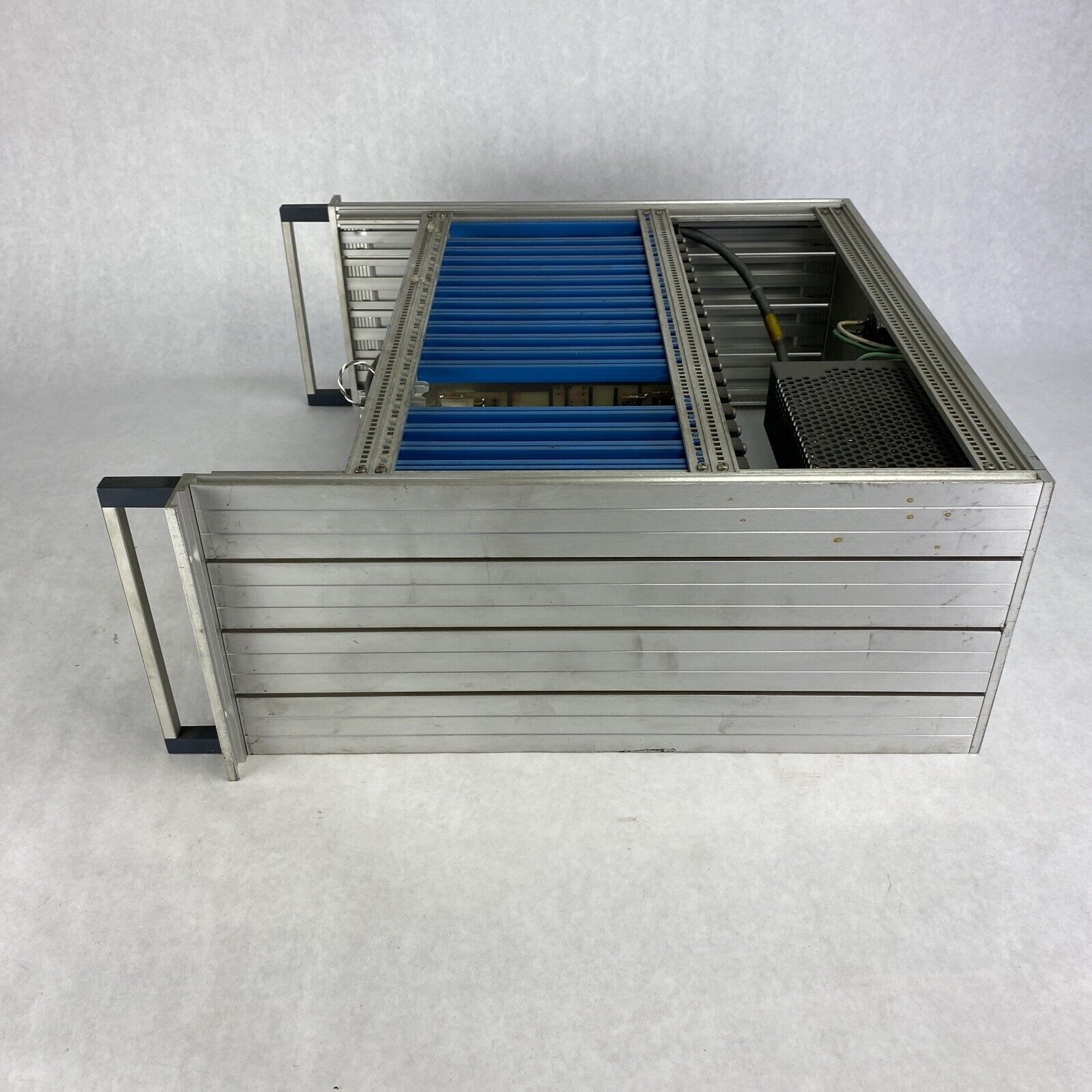 Sharnoa Computer R-741 Rack Mount 220VAC -Parts or Repair