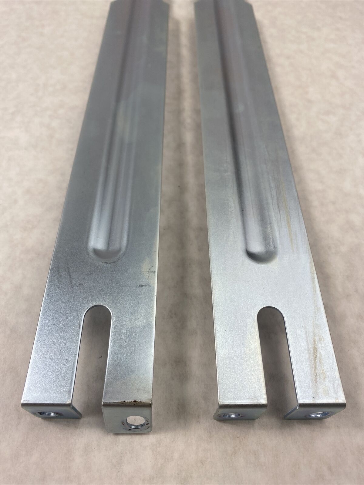 Cisco 700-25120-01 Foxconn 23" INNER Server RAIL BRACKET SET (2 pieces)
