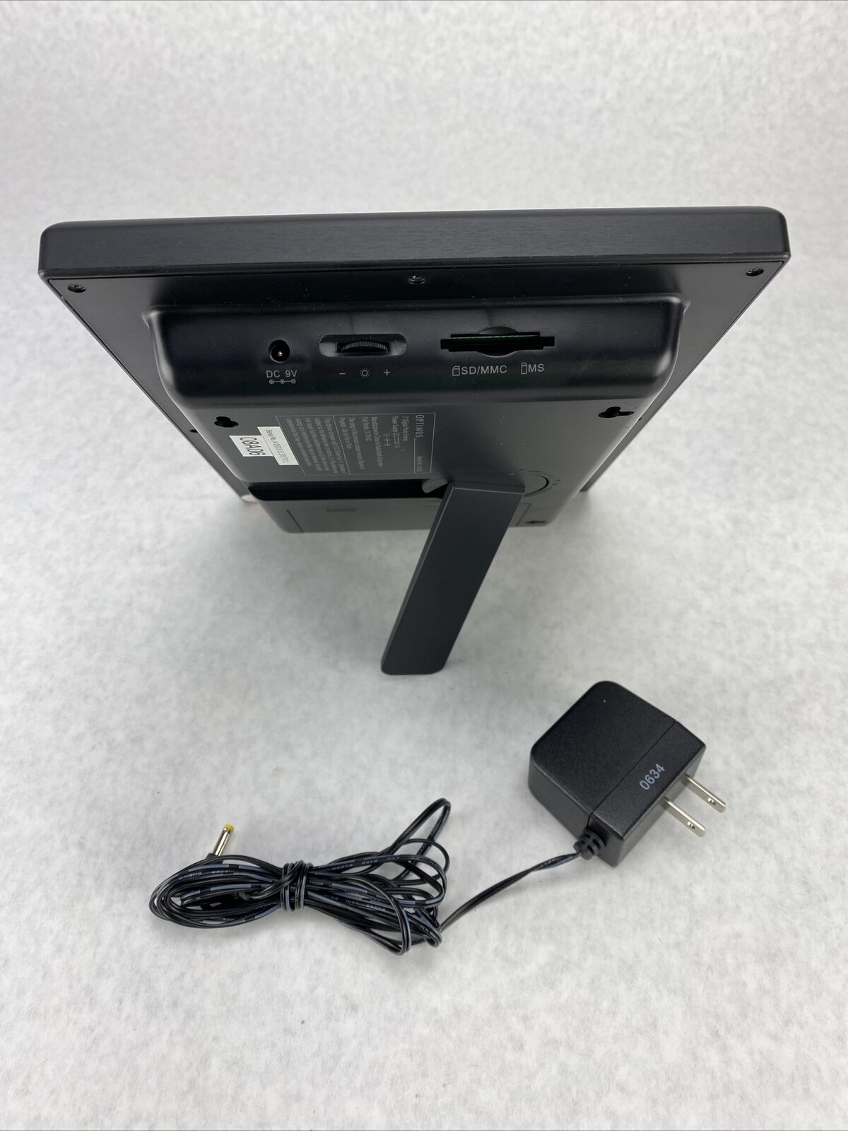 Optimus 16-235 7” Digital Photo Frame POWERS ON