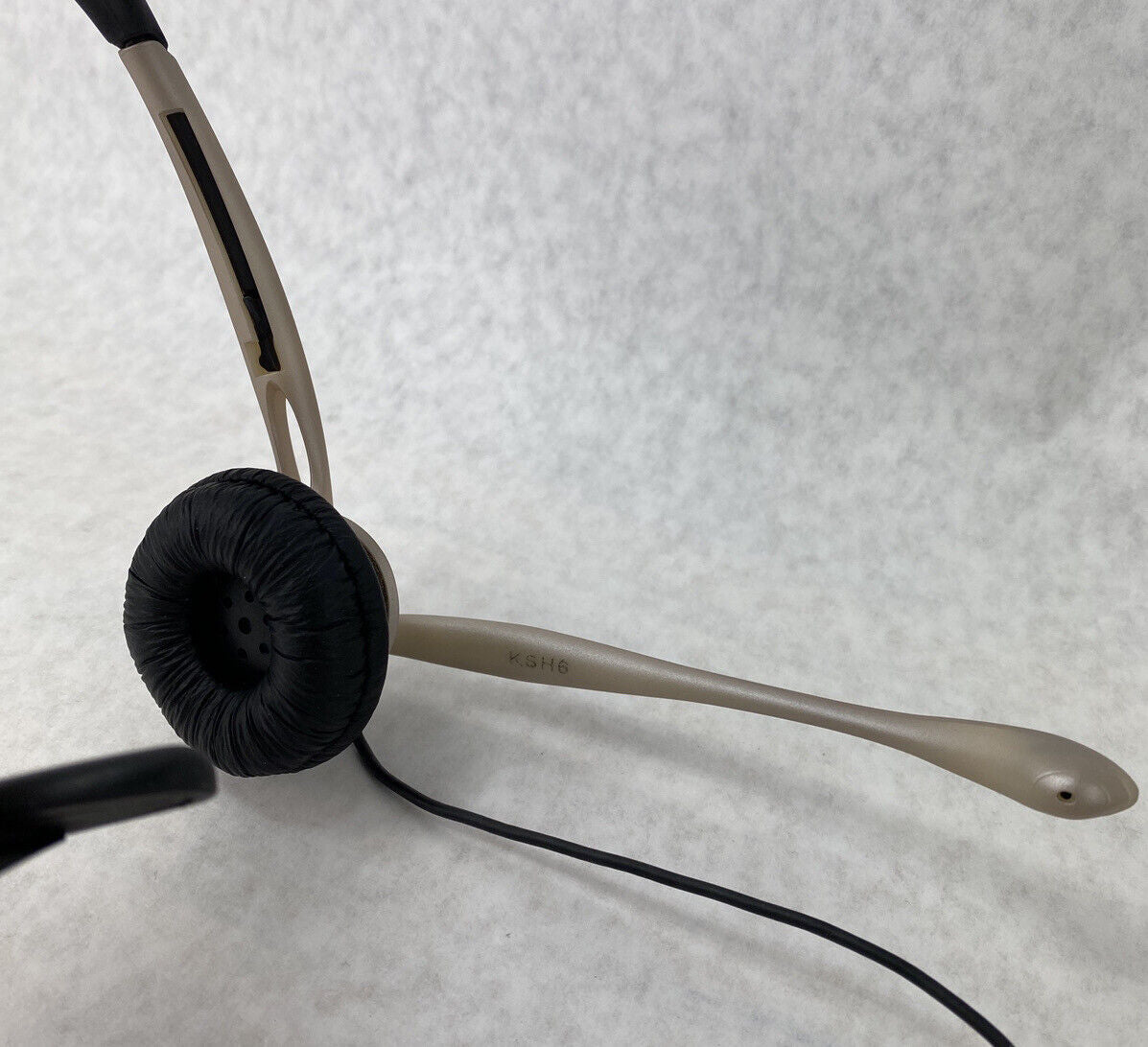 Plantronics S11 System Over Head Telephone Headset w/Noise Canceling Microphone