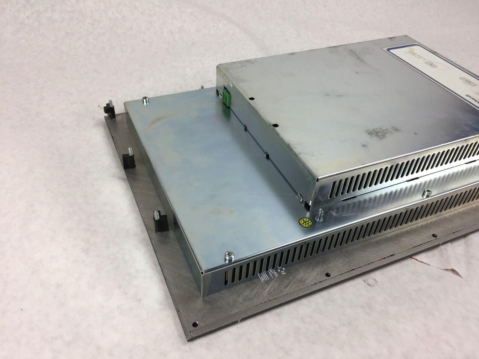 Leukhardt Systemelektronik 6335232 19" Terminal-K 19-36 VDC Interface Panel