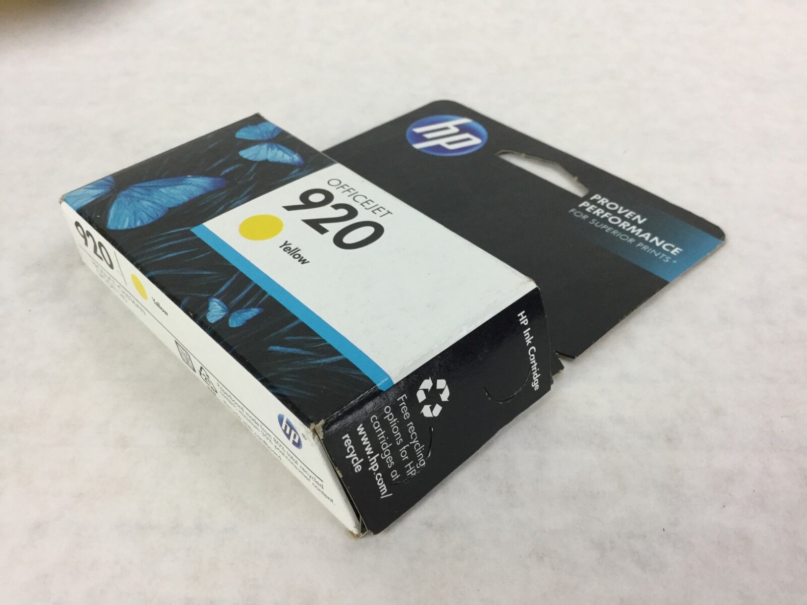 Genuine HP920 Yellow Ink Cartridge CH636AN NEW Sealed Warranty End Date May 2015