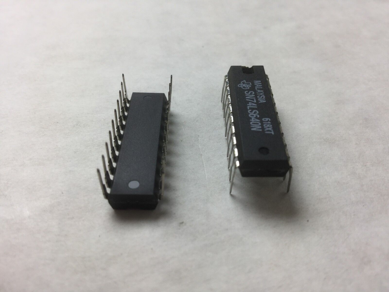 TEXAS SN74LS640N, IC BUS TRANSCEIVER 8BIT 20 DIP, Lot of 2