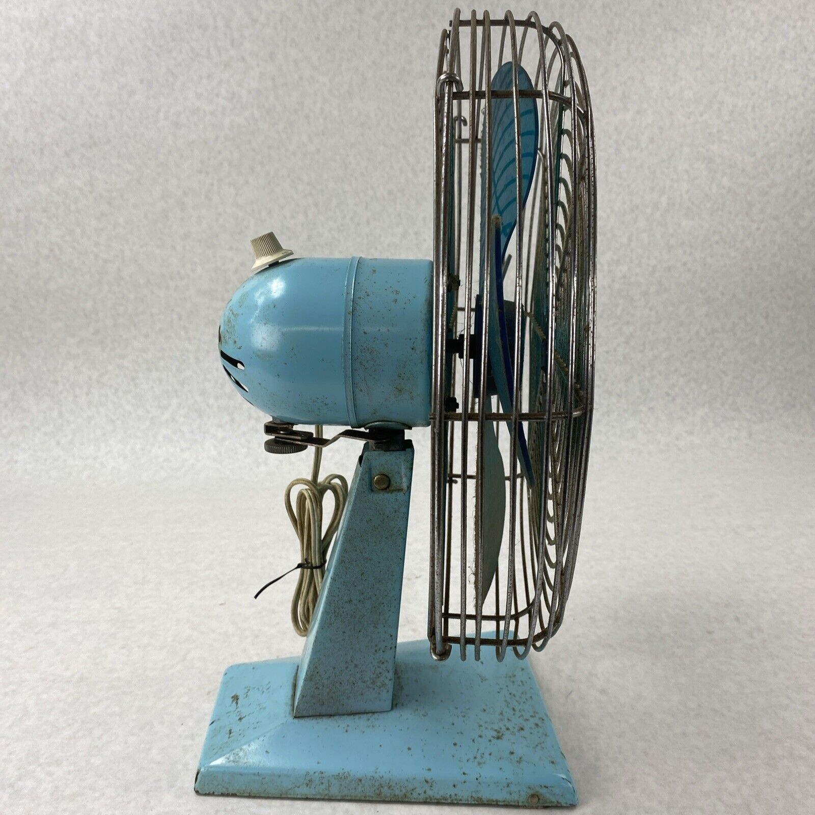 Vintage Superior Electric 1200 3-Speed Aqua Blue 120V 60Hz Table Fan