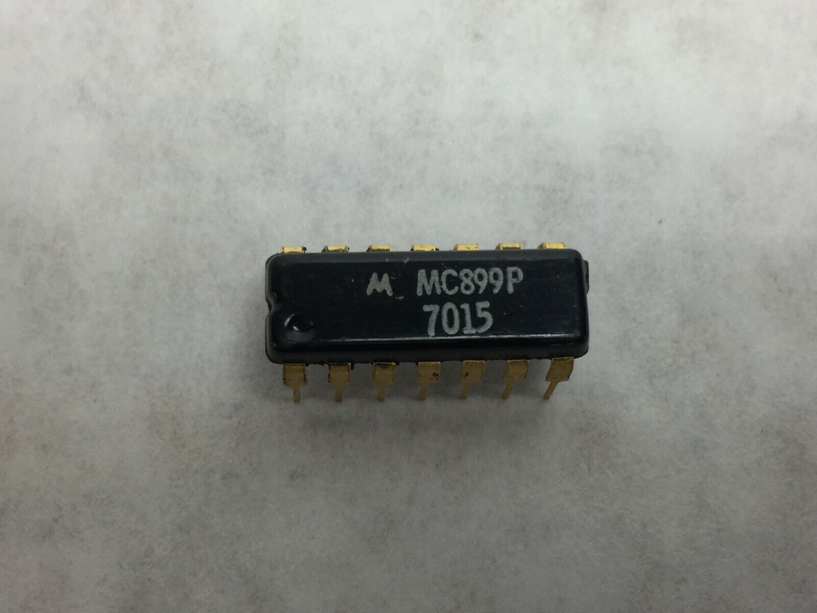 Motorola MC899P 14 Pin Gold Dip IC (4)  Lot of 4