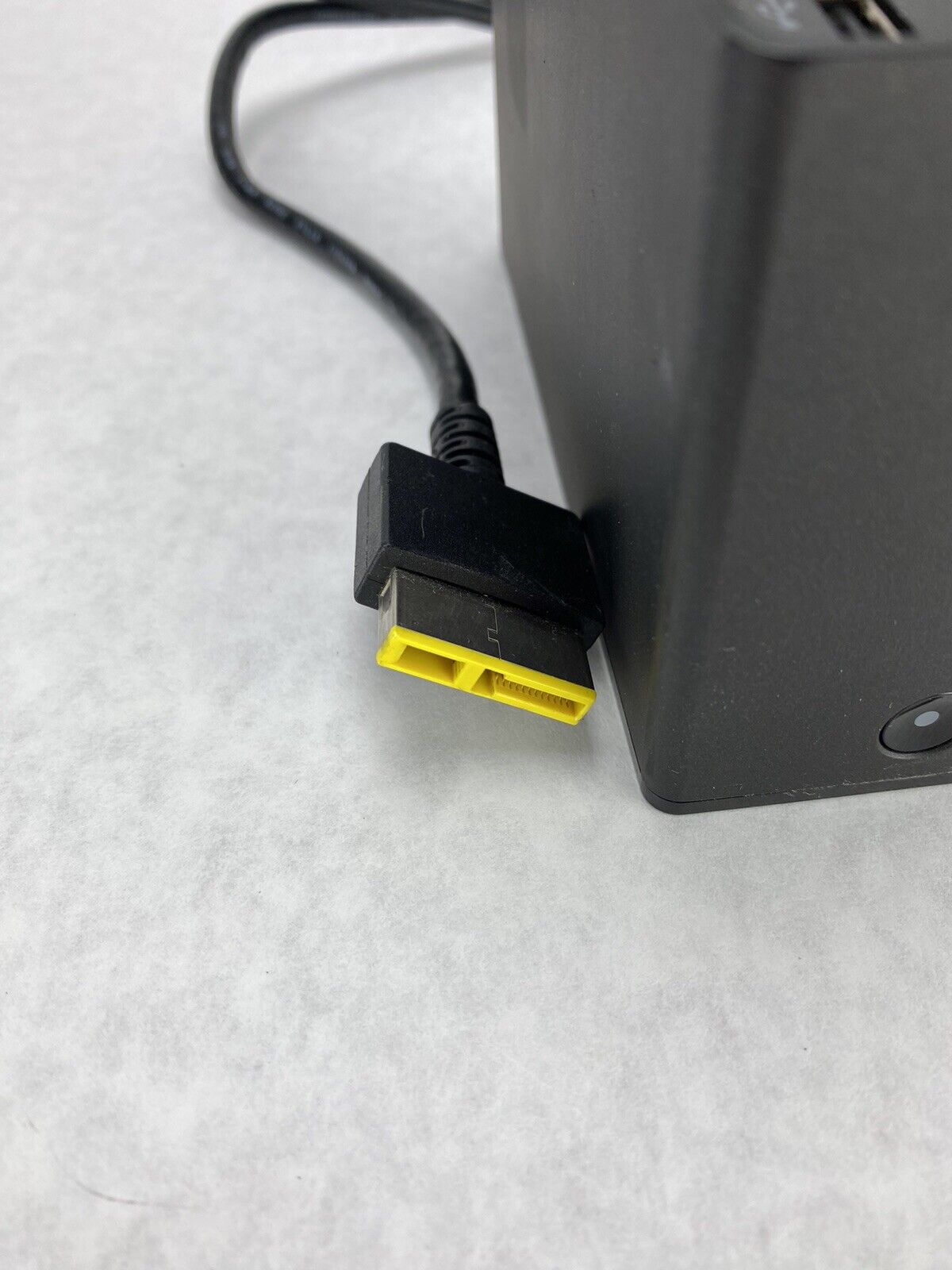Lot of 10 Lenovo ThinkPad OneLink Docks Model DU9033S1