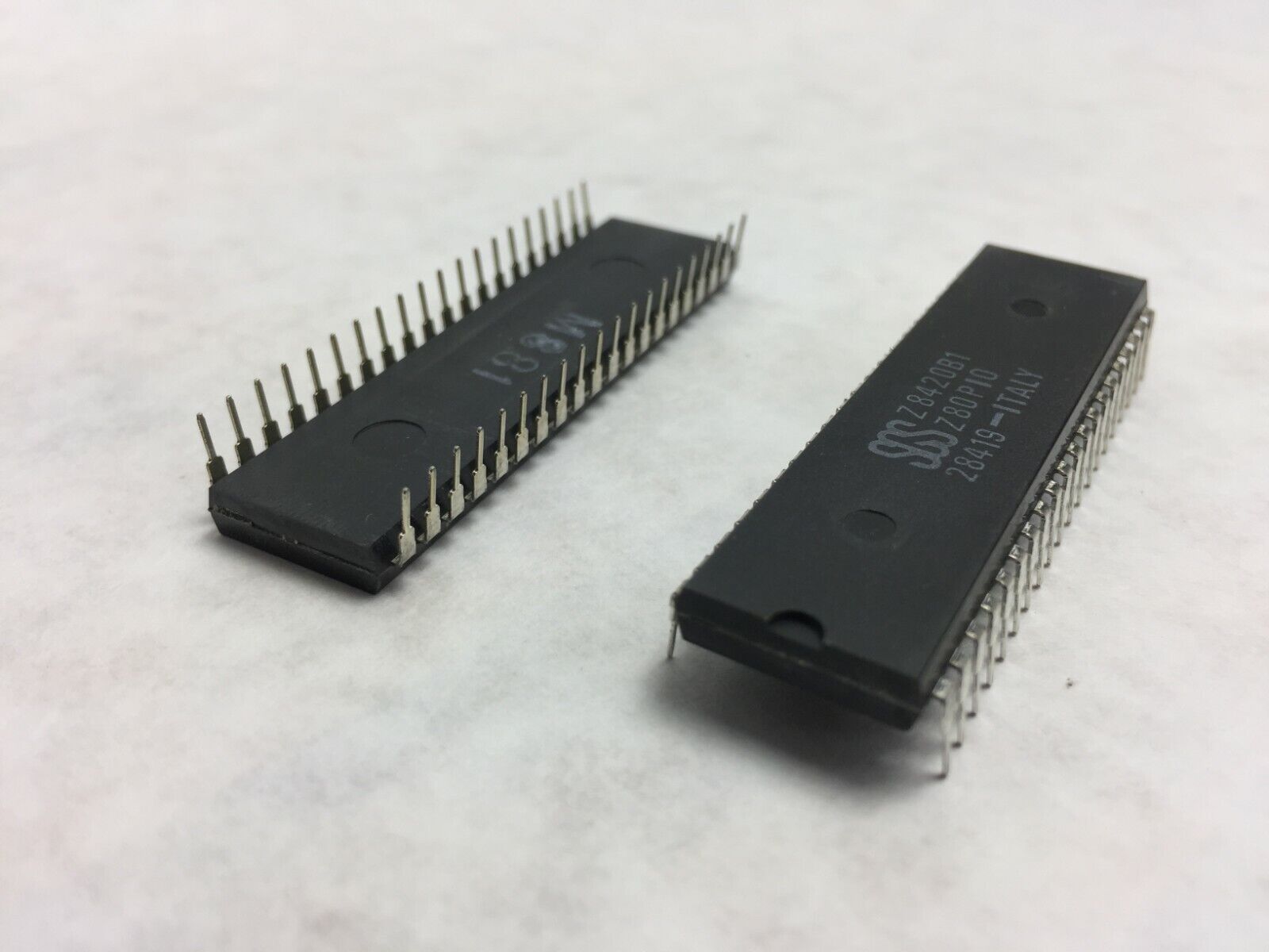 (2)  SGS Z8420B1 PIO Parallel In/Out Controller   NOS  Lot of 2