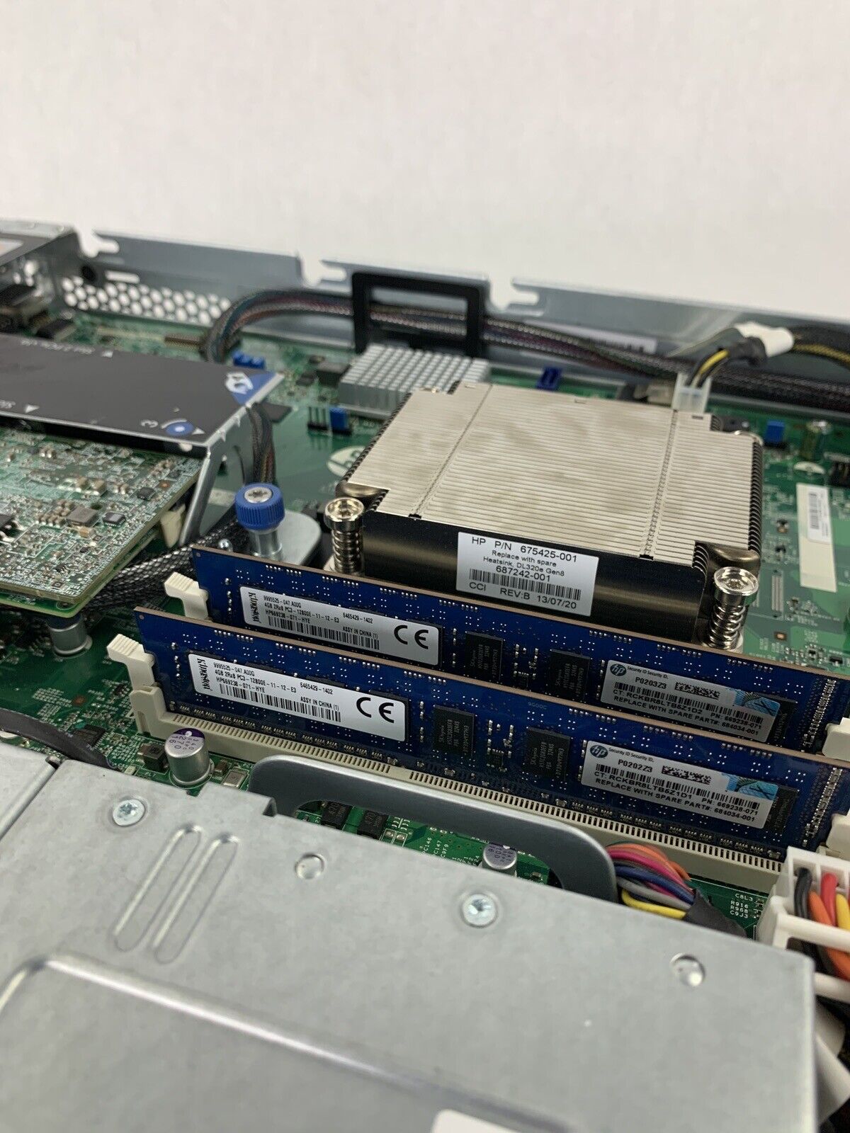 HP StoreEasy 1430 SATA Storage Server i3-3220T 2.8 Ghz 8 GB Ram No HDD & OS