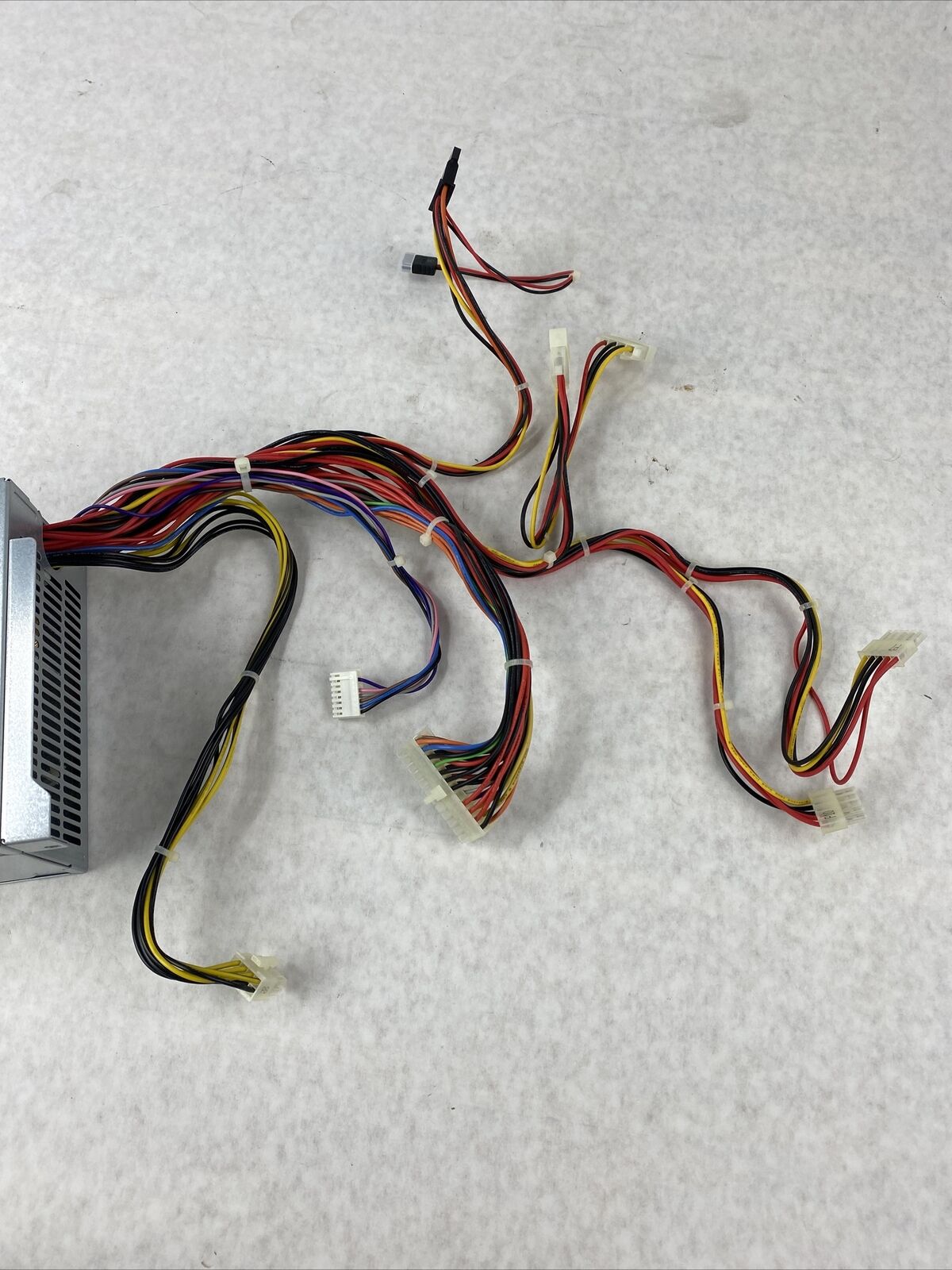 Fujitsu DPS-350AB-13A or S26113-E549-V50-01 350W 380W ATX Power Supply