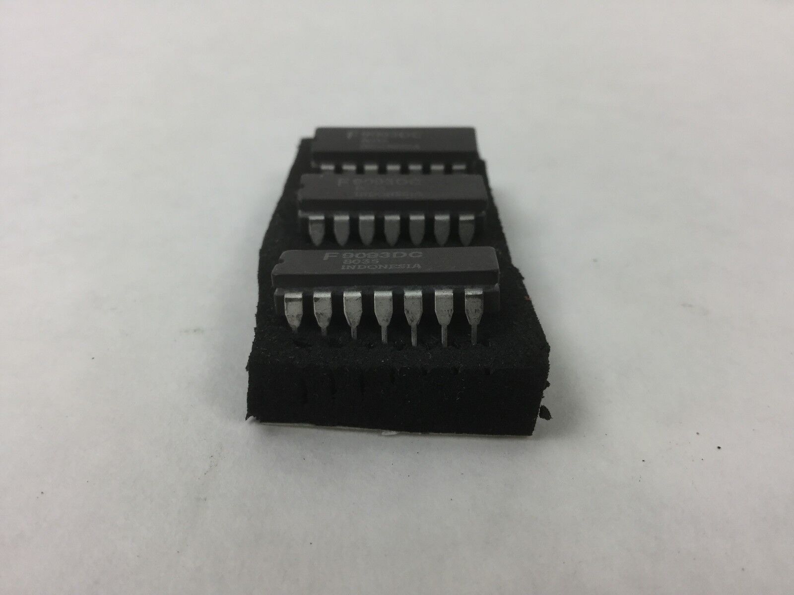 F9093DC, 14 Pin, (Lot of 3), NEW