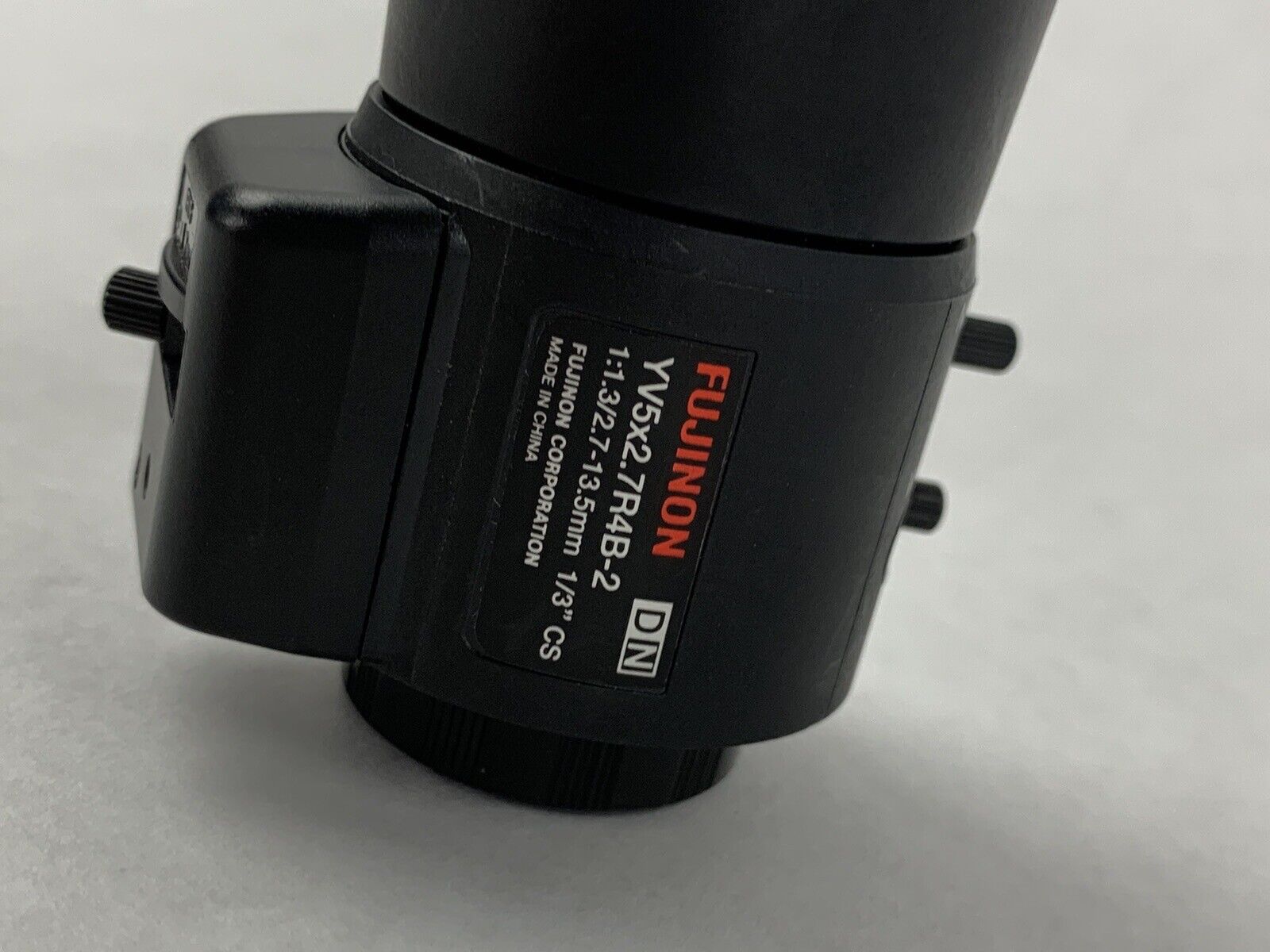 Fujinon YV5x2.7R4B-2  1:1.3/2.7mm-13.5mm Lens