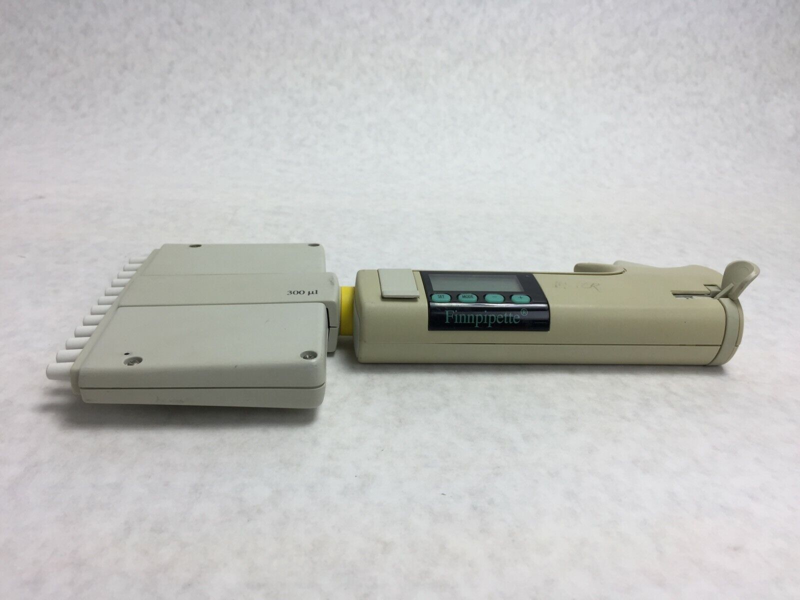 Labsystem Finnpipette 300 μL 12 Channel Pipette