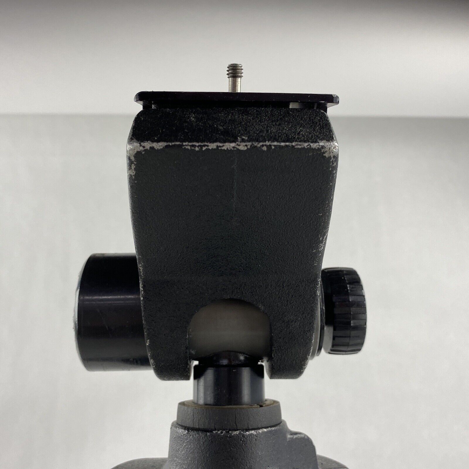 Quickset Heavy Duty Black Tripod Aluminum