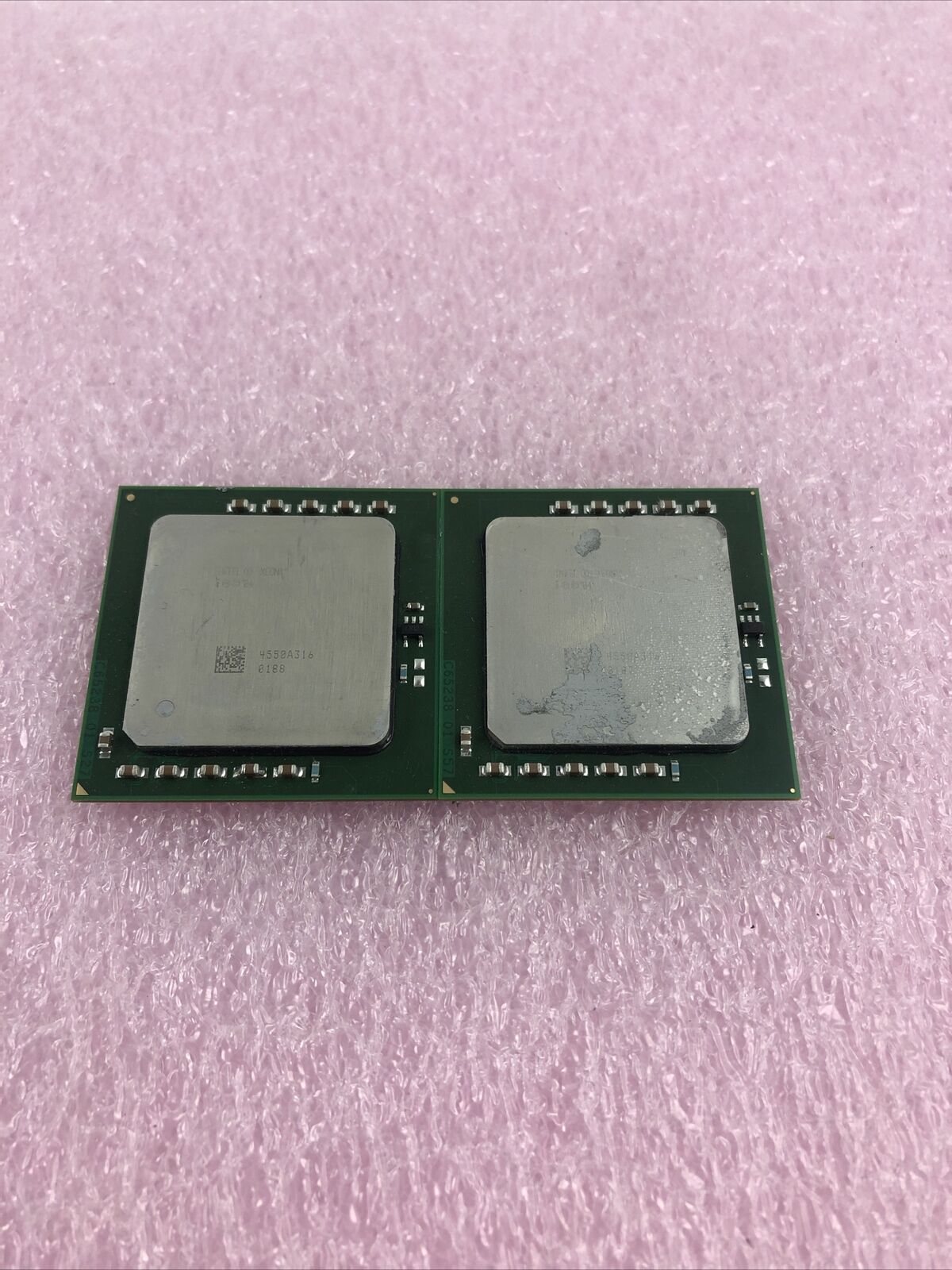 Lot of 2 Intel Xeon 04 SL7ZF 4550A316 Processor 3GHz