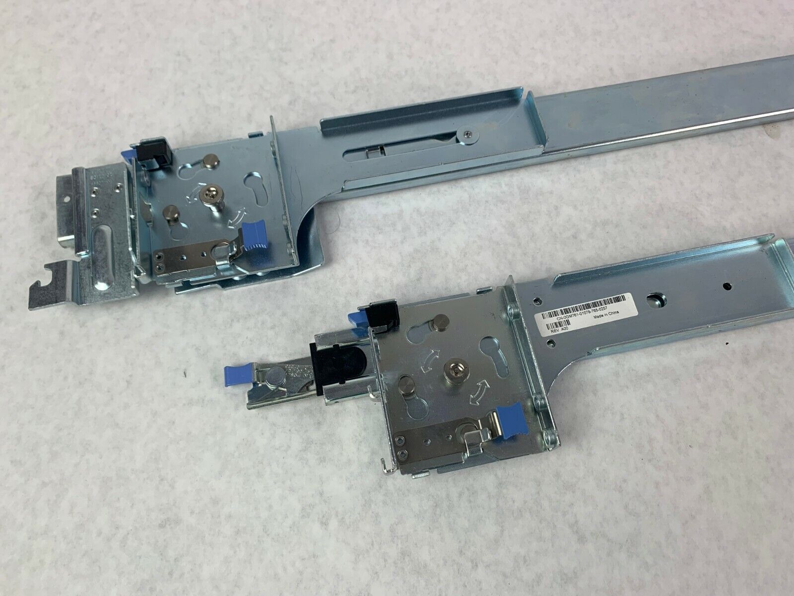 Dell UN443 GM76 PowerEdge 2950 Server L & R Sever Workstation Rail Kits
