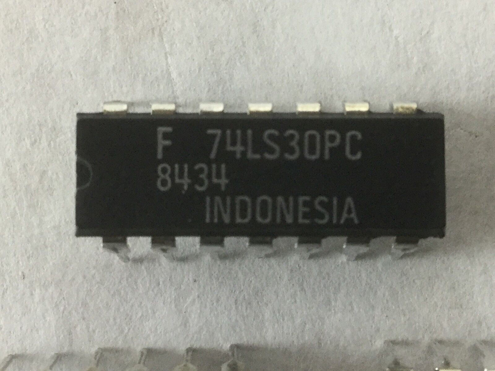 F 74LS30PC 14-Pin Dip Integrated Circuit (Lot of 5)