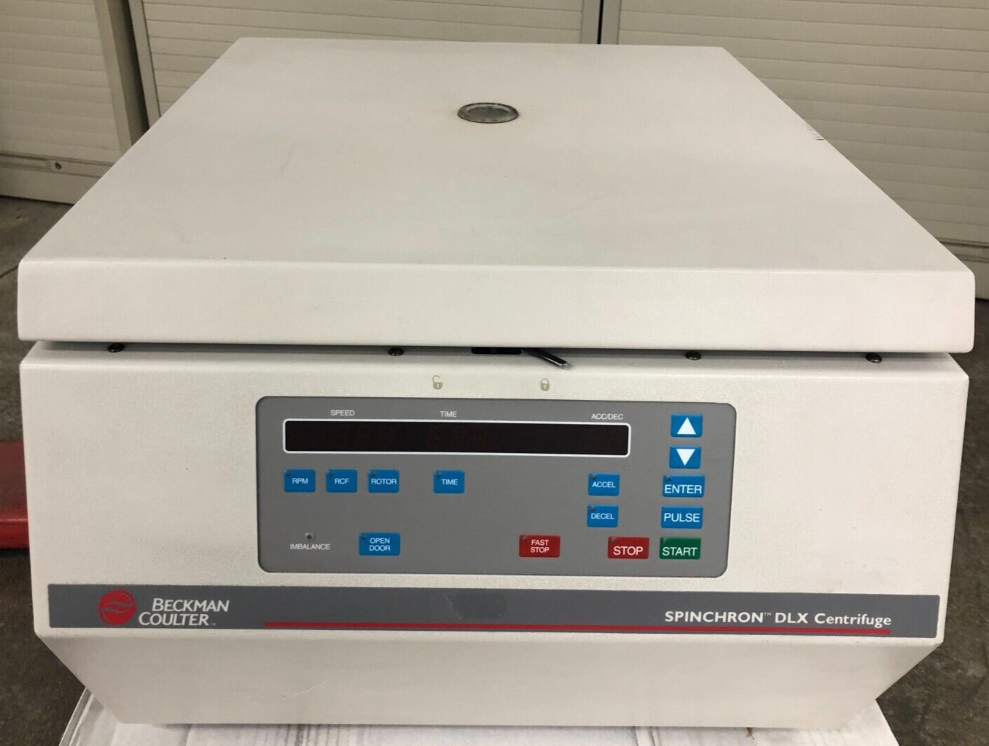 Beckman Coulter Spinchron DLX Benchtop Swing Bucket Centrifuge 365303