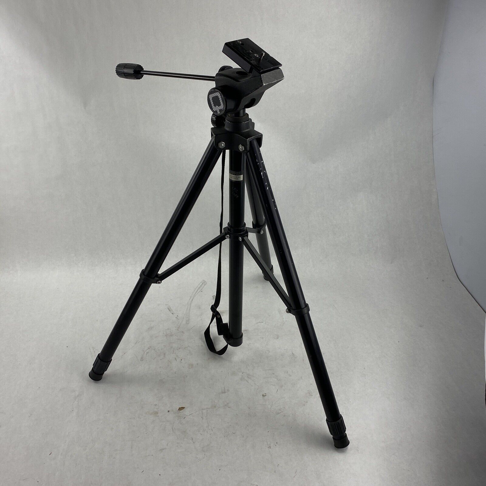 Quickset Heavy Duty Black Tripod Aluminum