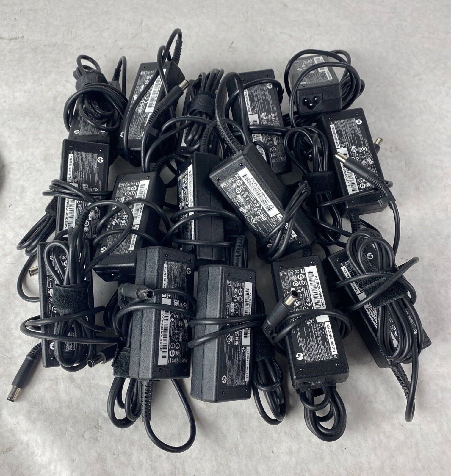 Lot of 15 HP AC Power Adapters PPP009C Laptop Charger 19.5V 65W