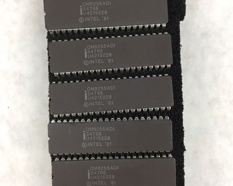 Intel QM8255ADI - S4766 - U4215228 - Integrated Circuit -  Lot of 12
