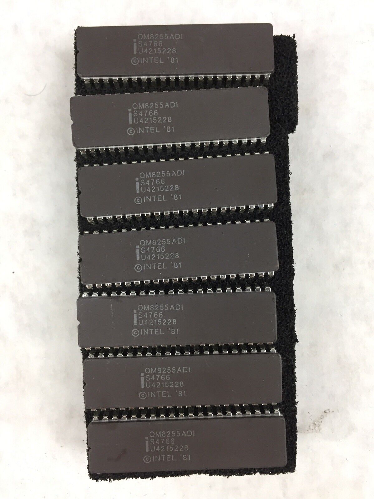 Intel QM8255ADI - S4766 - U4215228 - Integrated Circuit -  Lot of 12