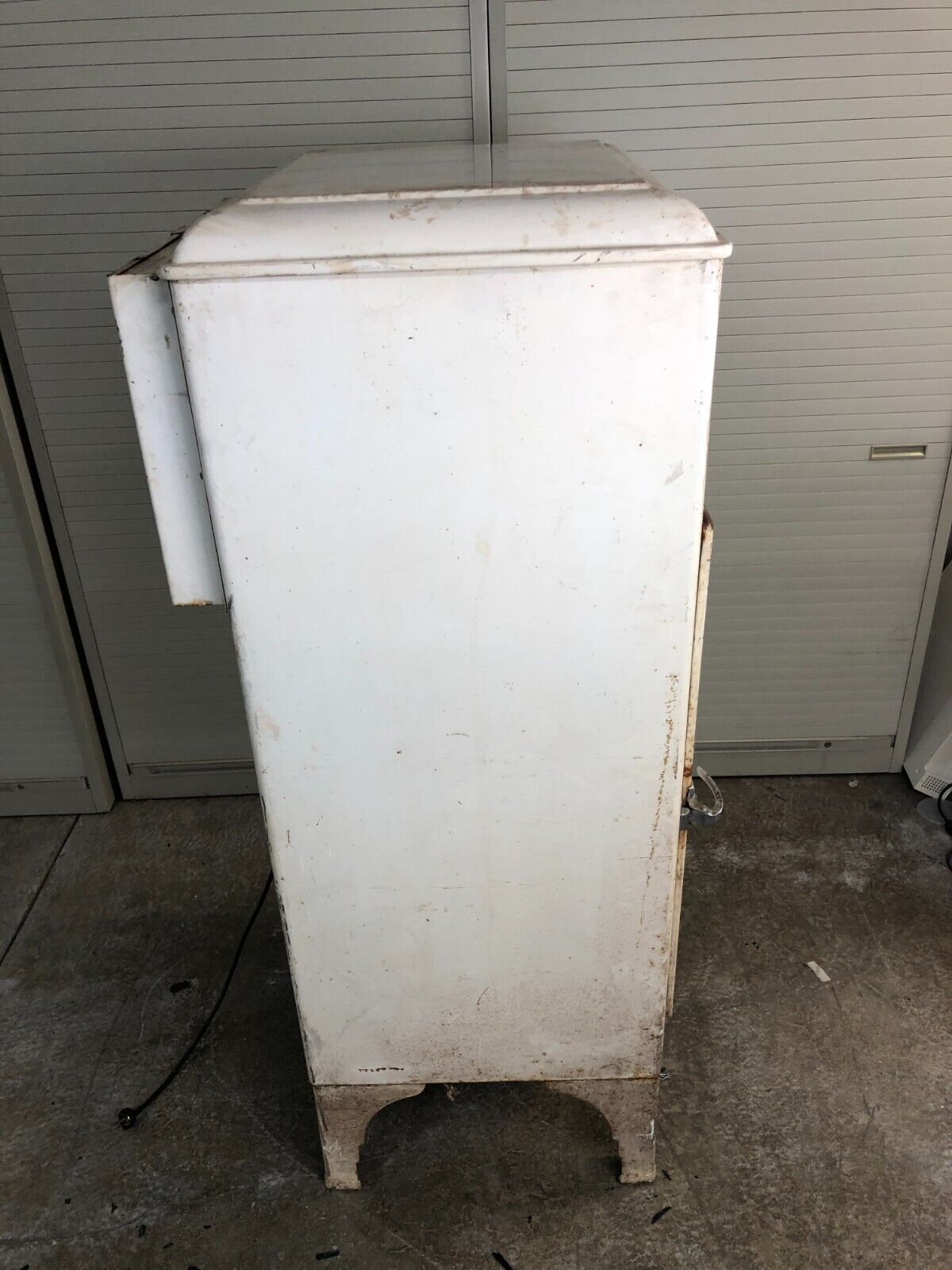 Vintage Westinghouse Refrigerator Fridge Ice Box 24" x 24" x 57"