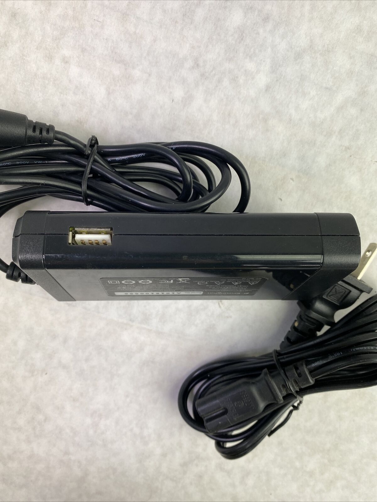 Kensington AD-80S AC/DC Power Supply Adapter with 19V Green Card and J Tip