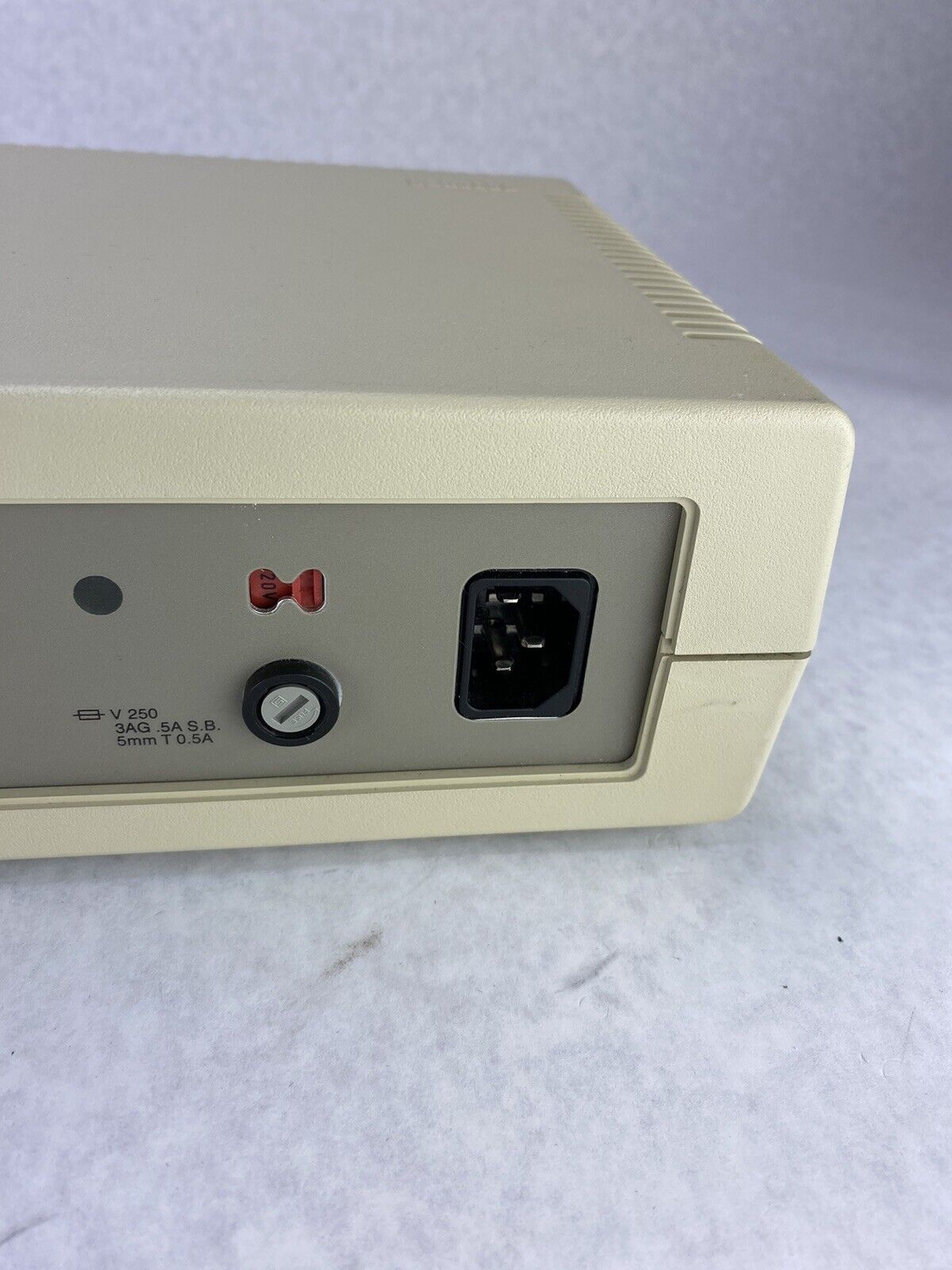Digital DELNI-AA 8-Port Network Hub w/DECXM-M.C01 Transceiver + Misc. Cables