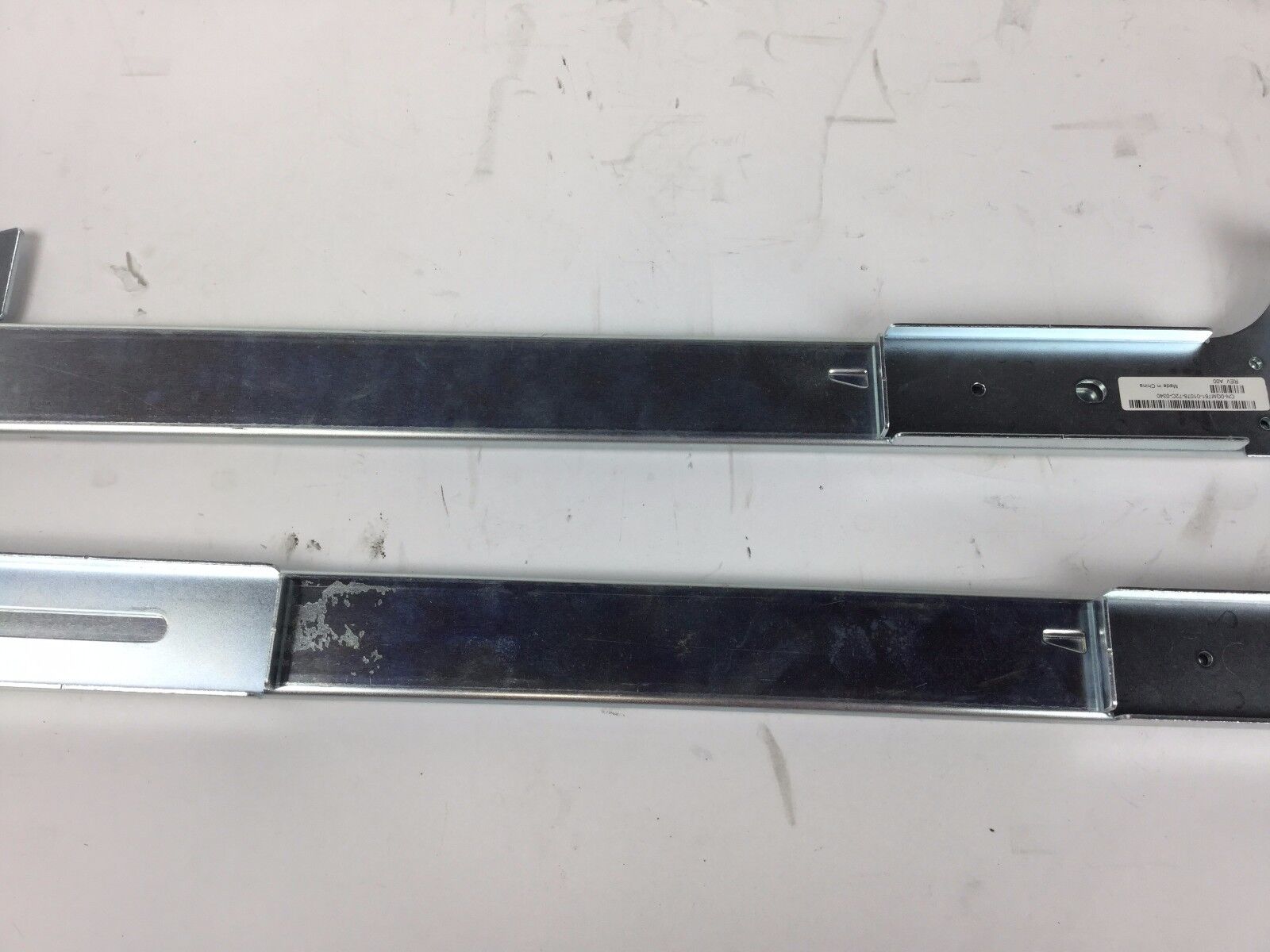 Dell PowerEdge Server Rails CN-0UN443-01078-72C-0332 Rev A00