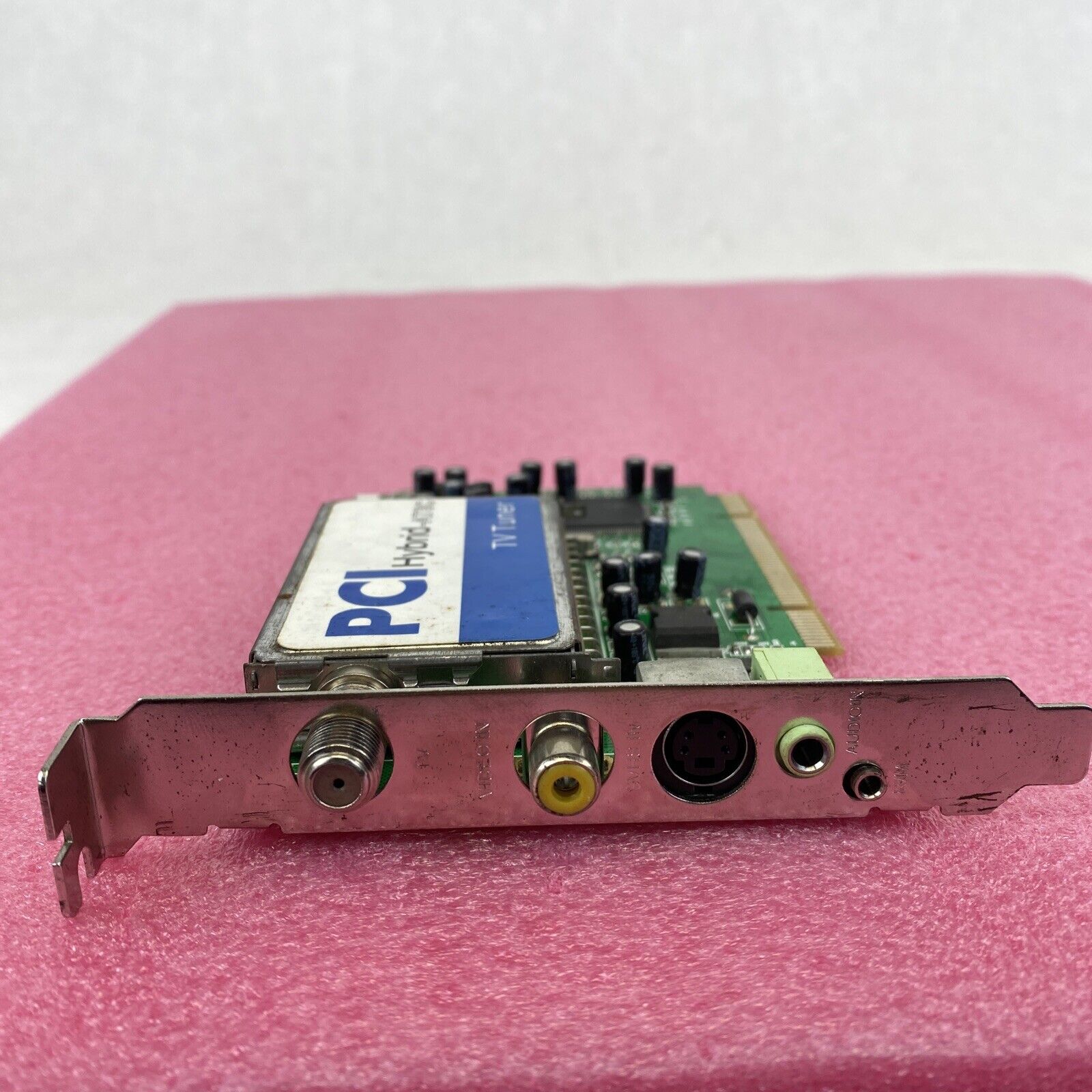 ATSC Hybrid TV tuner Coaxial RCA SVHS 3.5MM Audio R/M PCI card