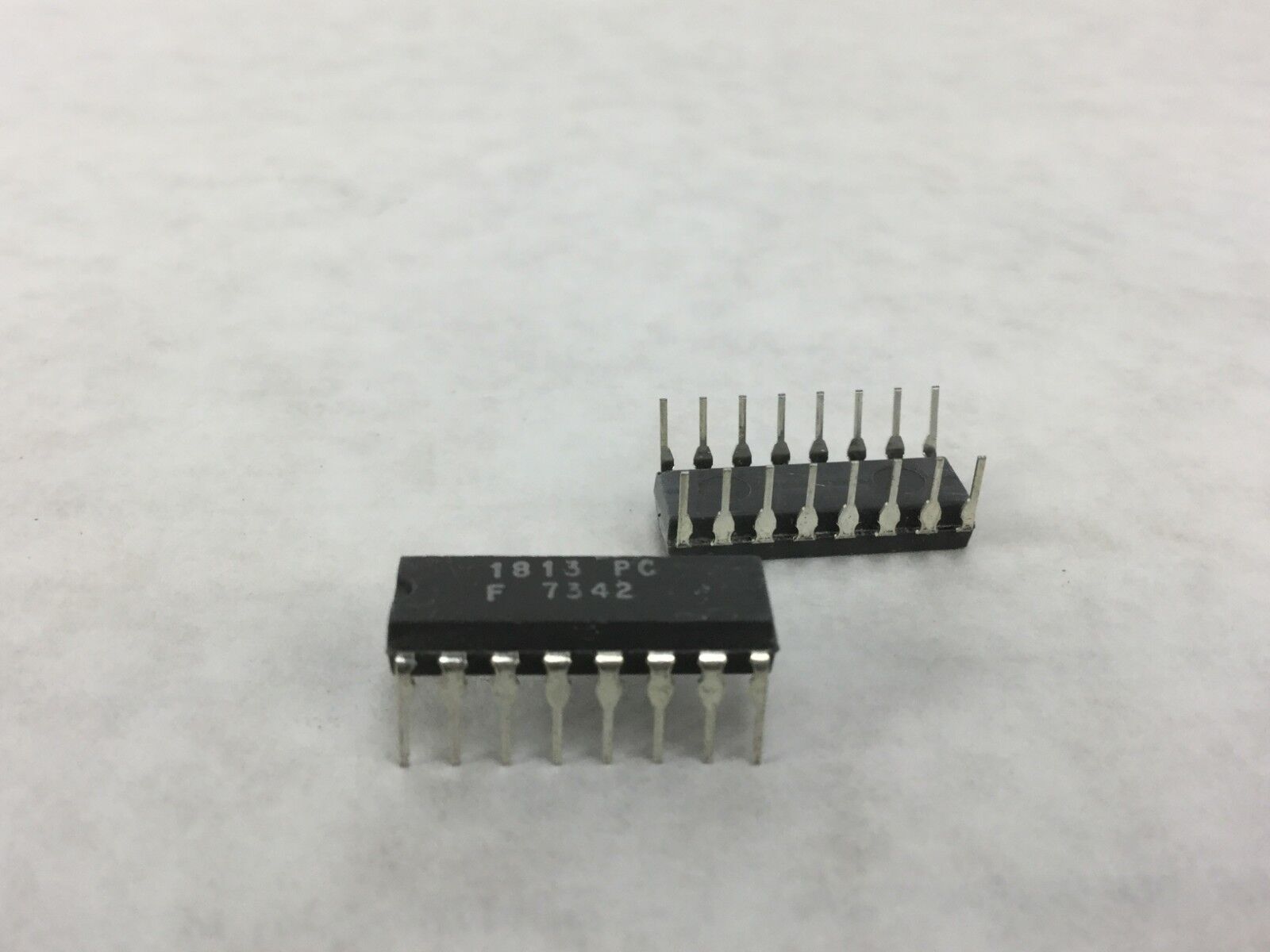 Genuine NEW FAIRCHILD 1813 PC  F 7342  16-Pin Dip Integrated Circuit  Lot of 10