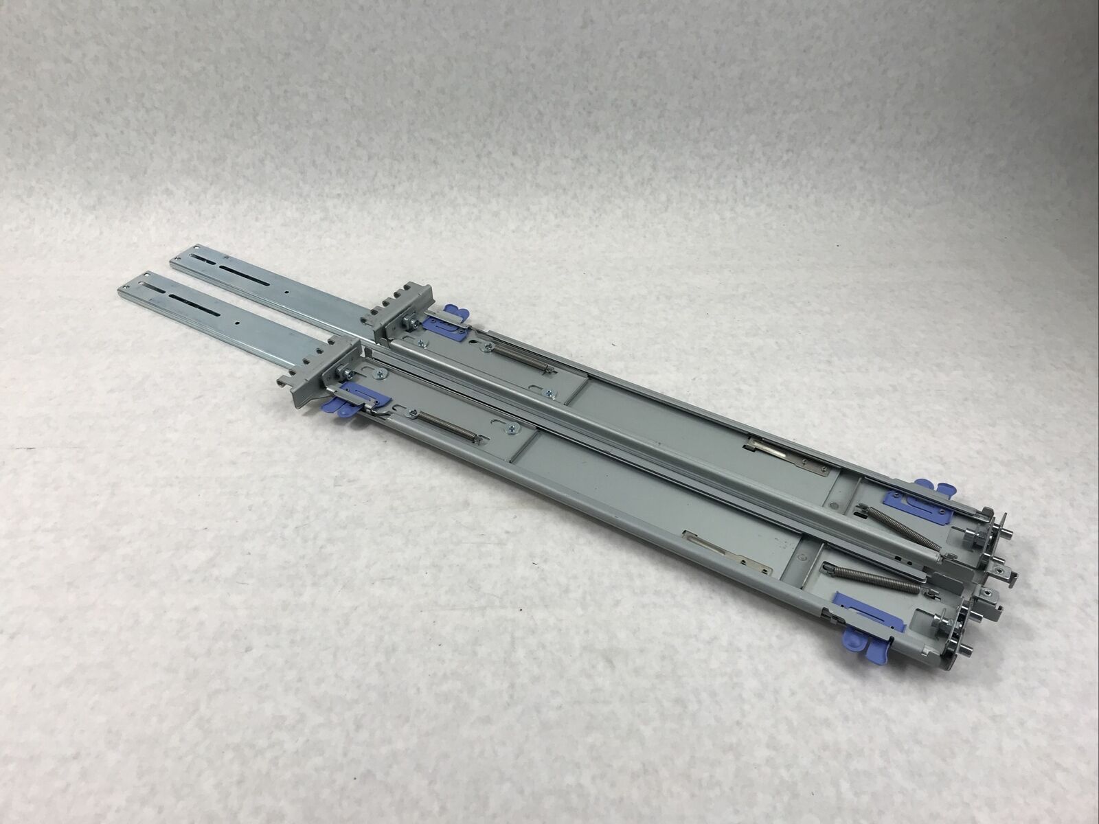 Qualslide 611-10190 Left and Right Server Rack Mount Rails 43W4519