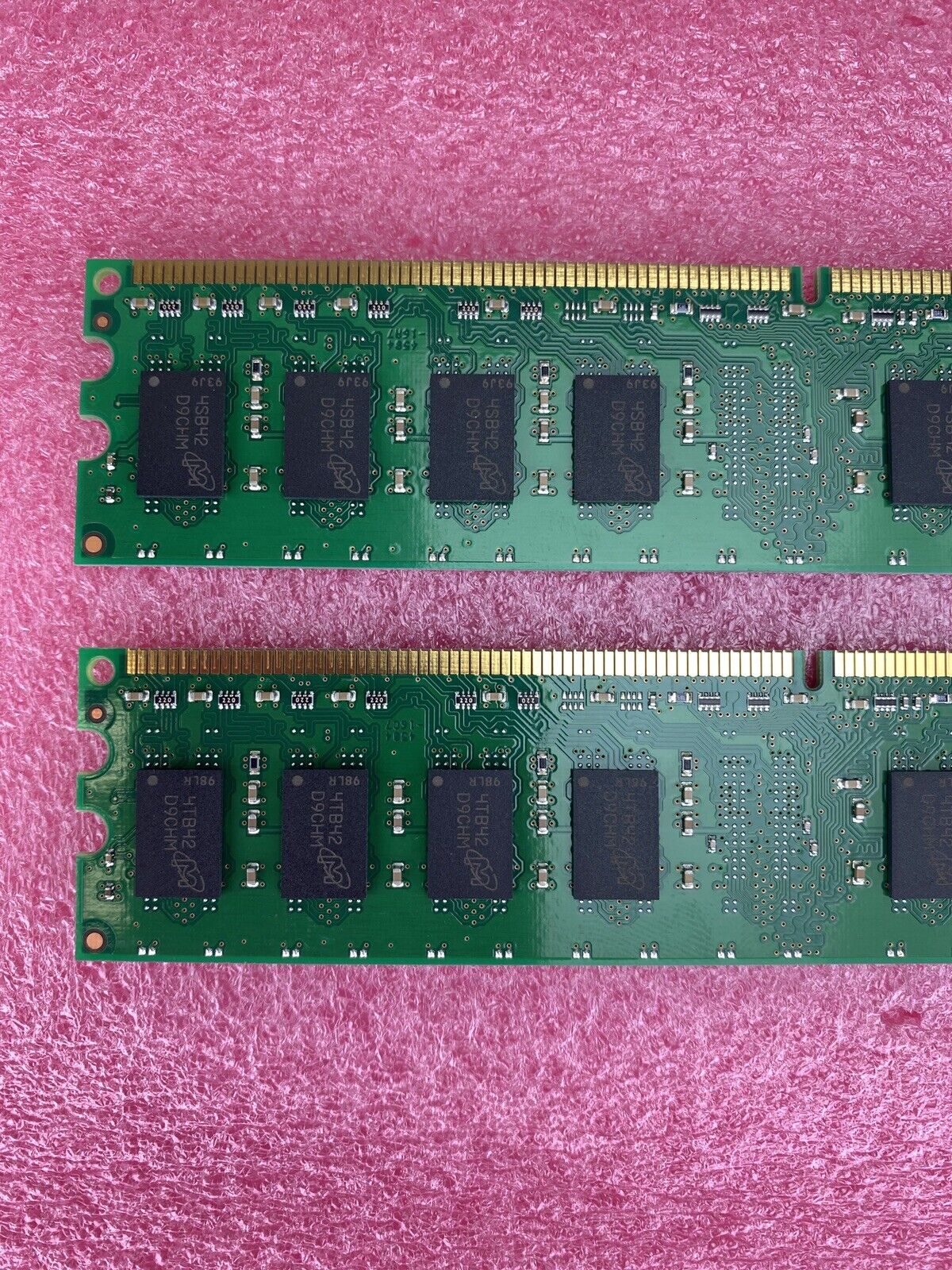 2x 512MB Micron MT16HTF6464AY-40EB2 DDR2 200447 PC2-3200U-333-11 2Rx8 RAM memory