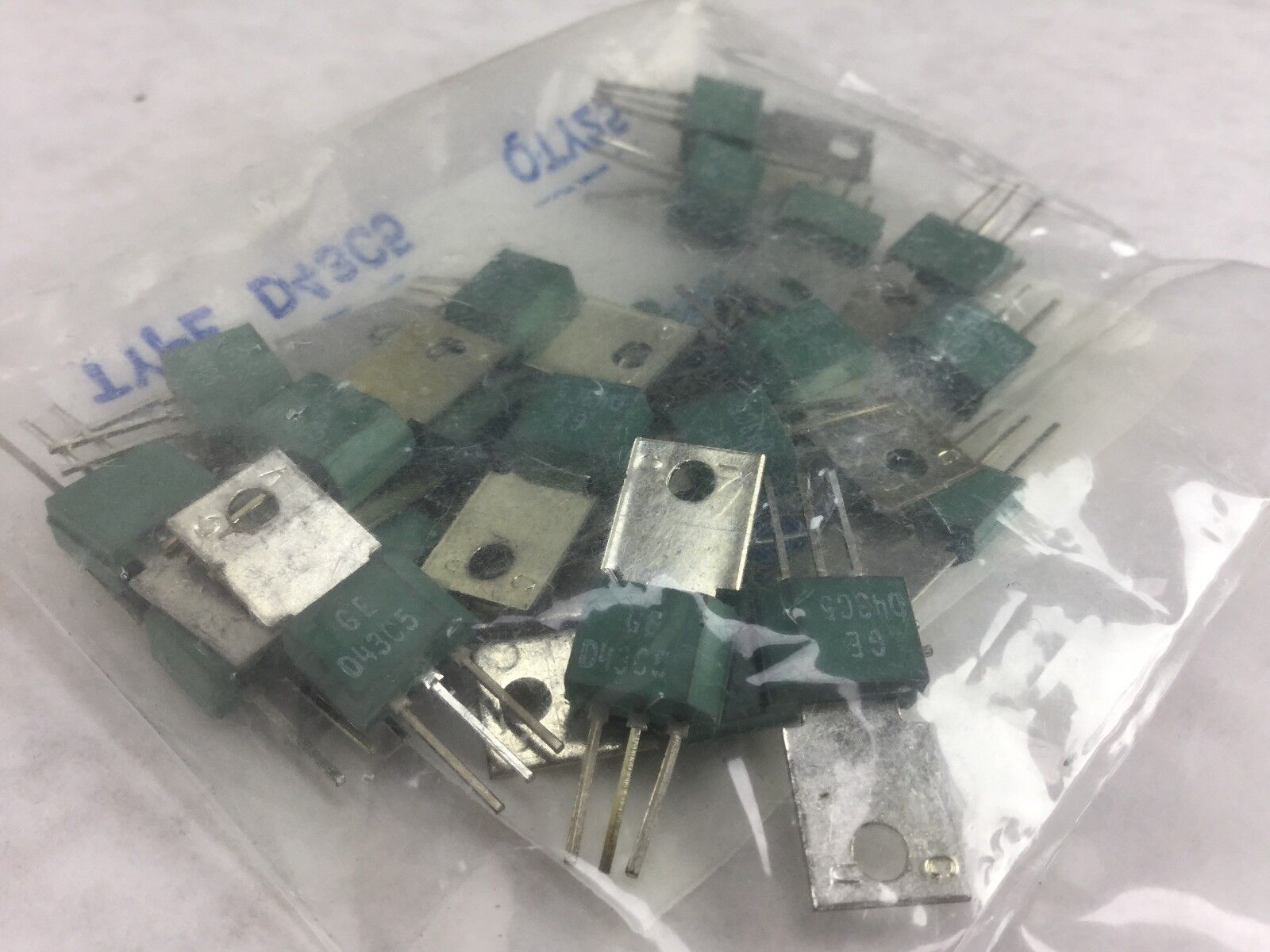 GE General Electric D43C5 Silicon Transistors, Lot of 25, NEW Sealed