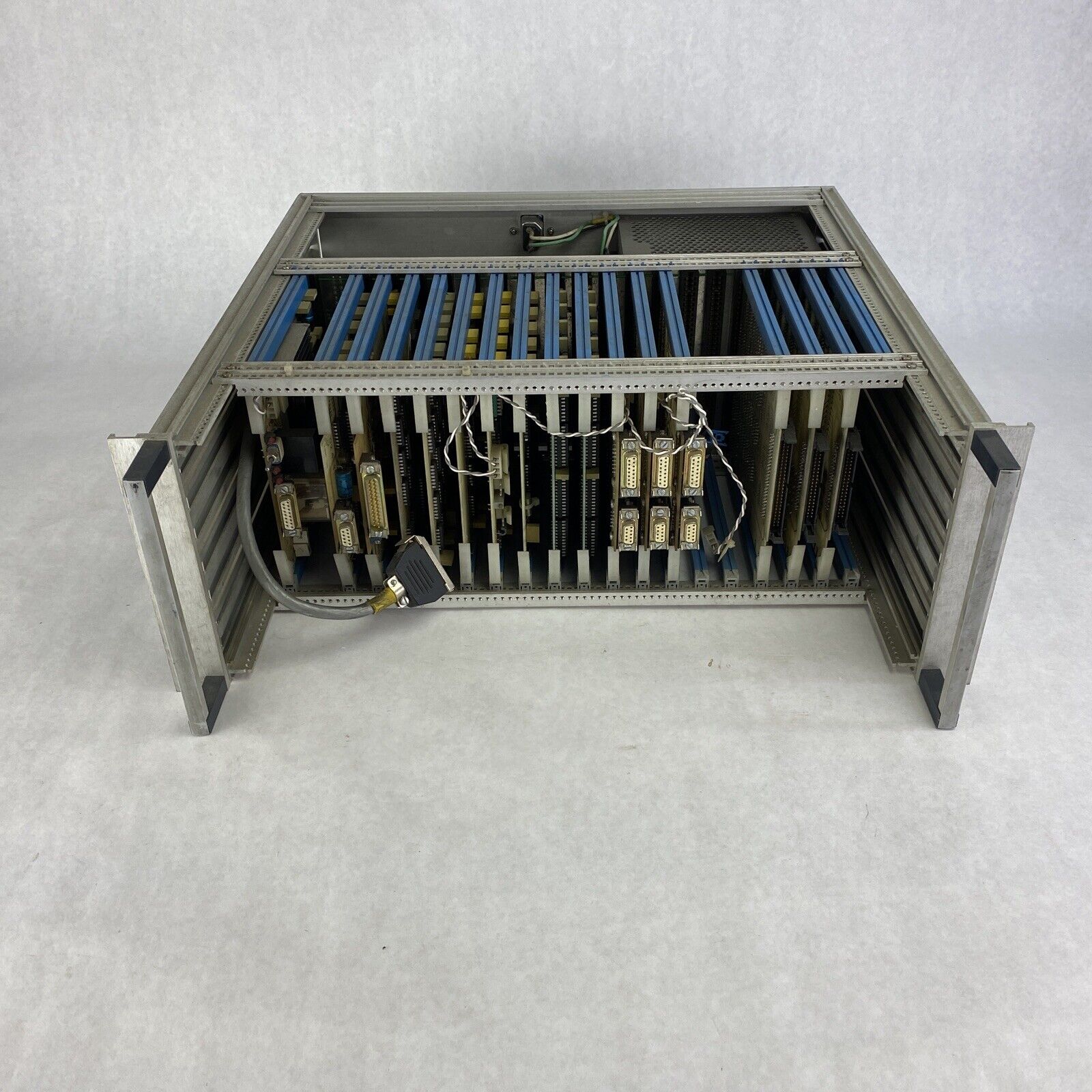 Sharnoa Computer R-741 Rack Mount 220VAC -Parts or Repair