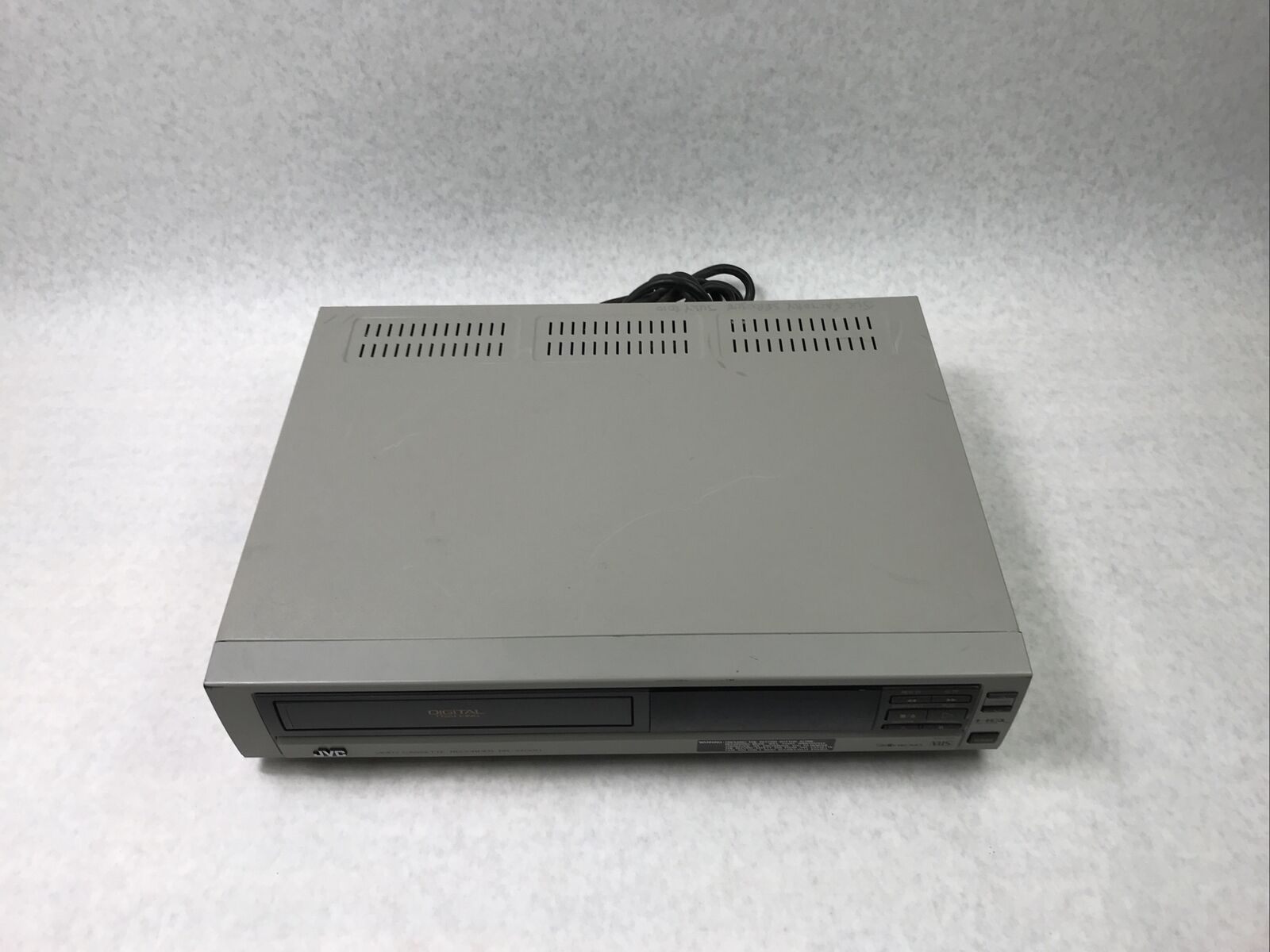 JVC BR-3700U VHS Player/Recorder 300W 2.5A 120V 60Hz