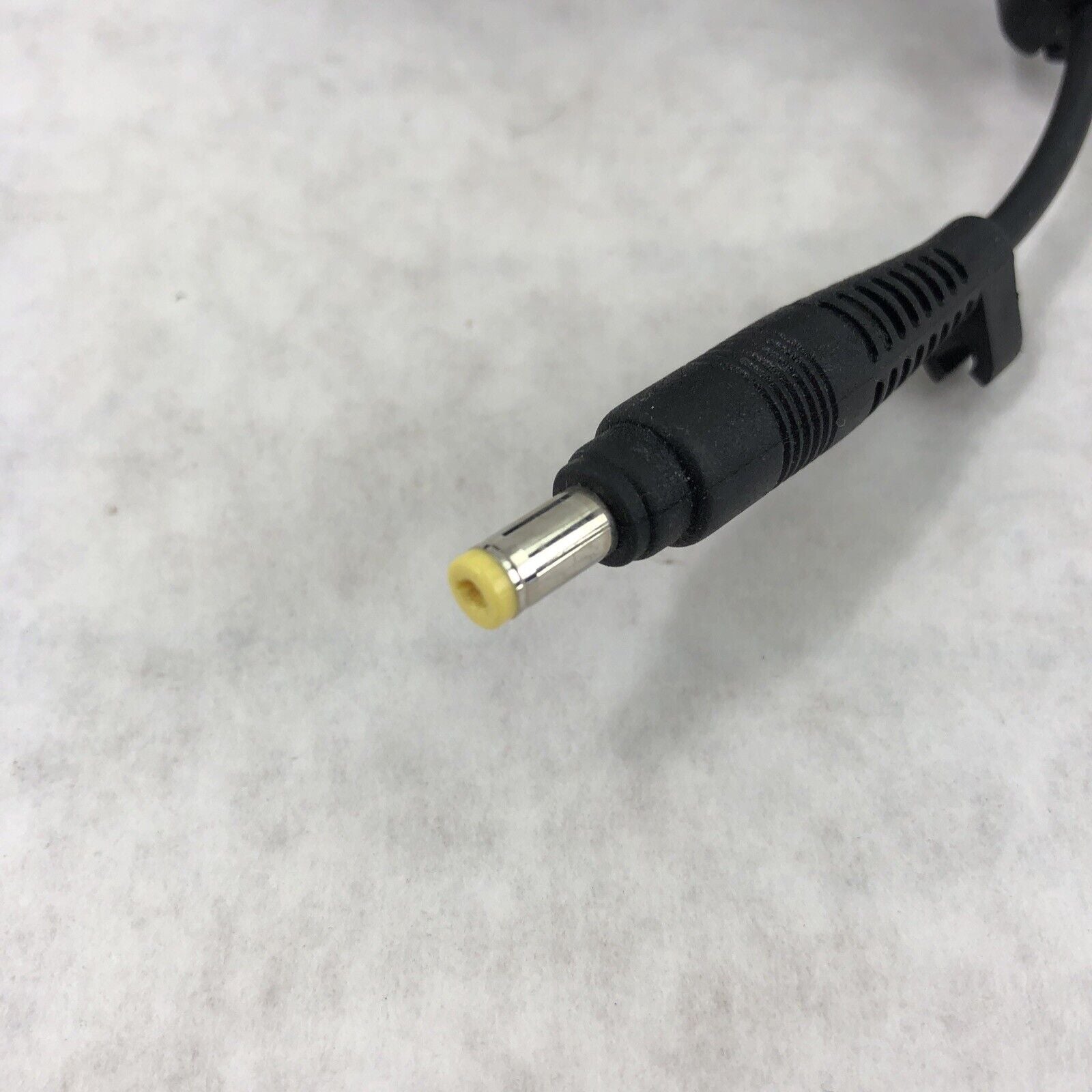HP AC Adapter TPC-CA54 19.5V 60Hz 240V Charger