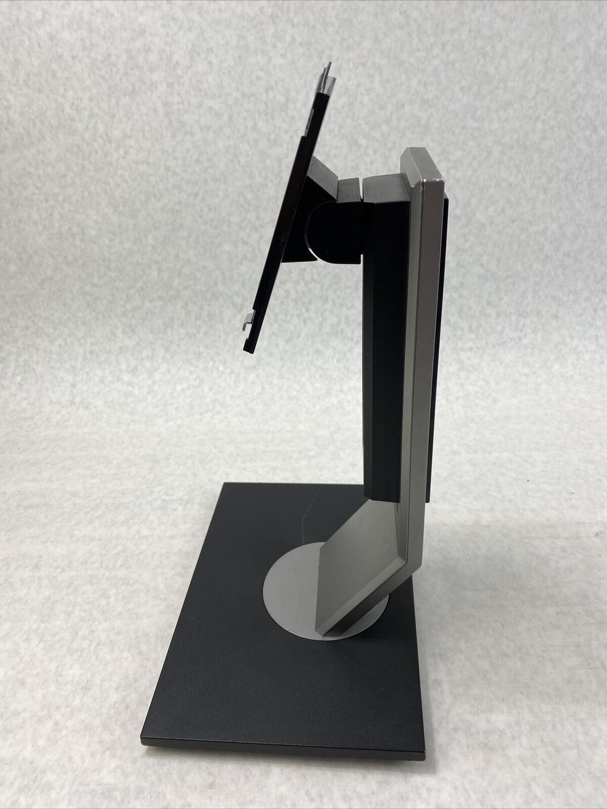 Dell P1911t 45 degree swiveling monitor stand