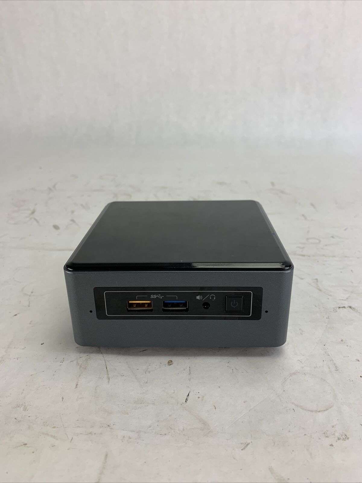 Intel NUC6CAYS Micro Intel Celeron 3455 1.5GHz 2GB RAM No HDD No OS