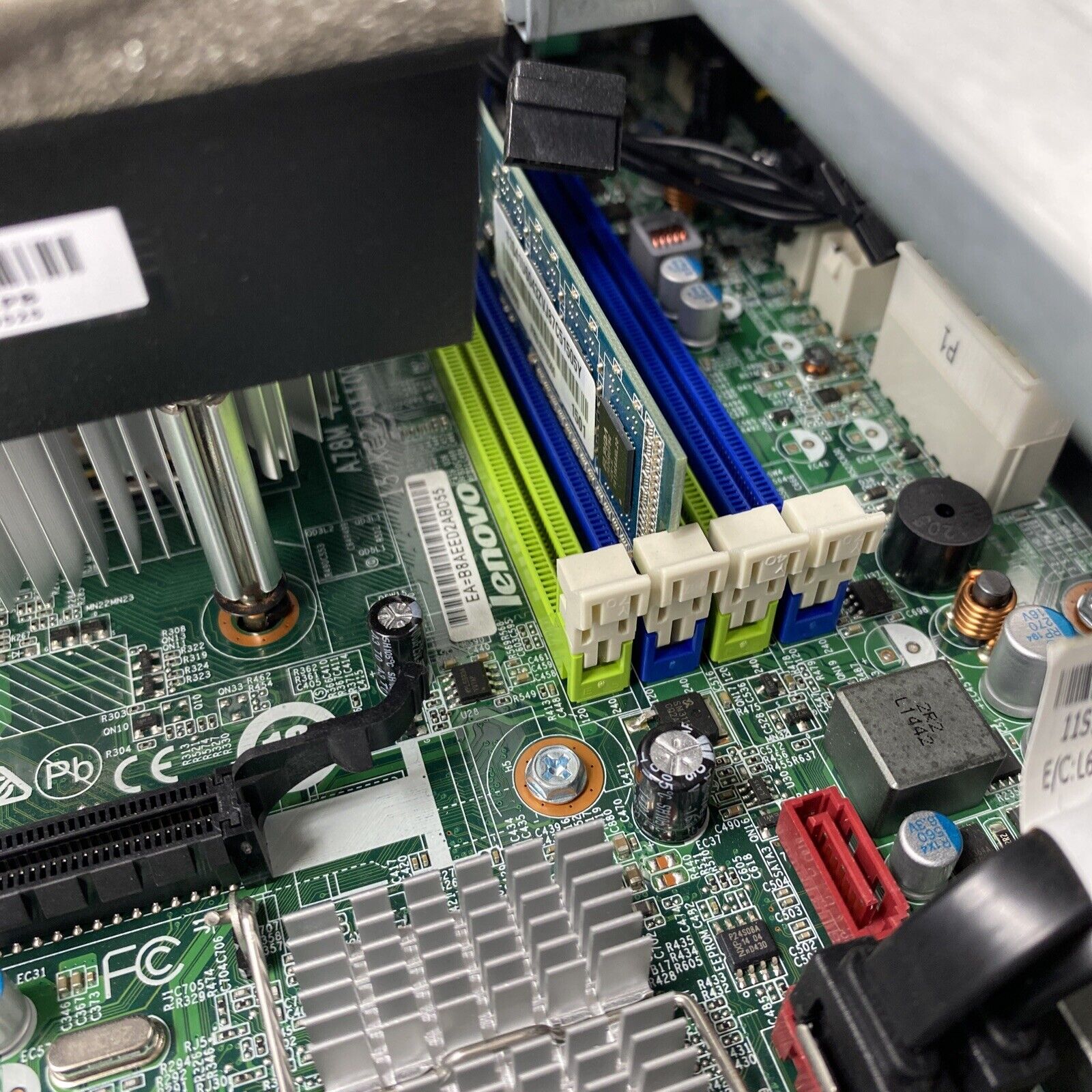 Lenovo ThinkCentre M79 DT AMD A4-6300B 3.70 GHz 4 GB RAM NO HDD NO OS