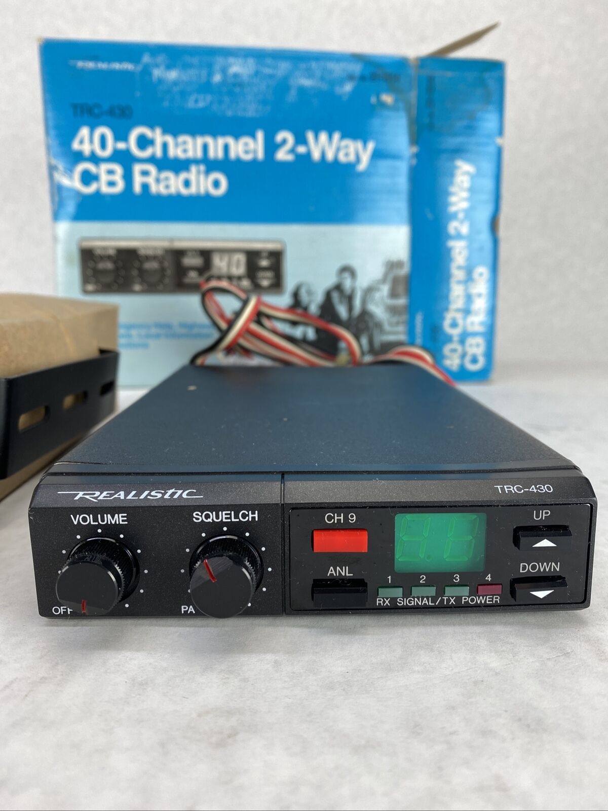 Realistic 21-1514 CB Radio TRC-430 40 Channel w/ Microphone Handset Black