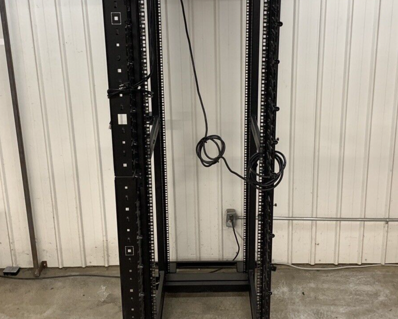 Siemen Vertipod Server Rack 45U Vp2-0AC111 Left Side No Panels