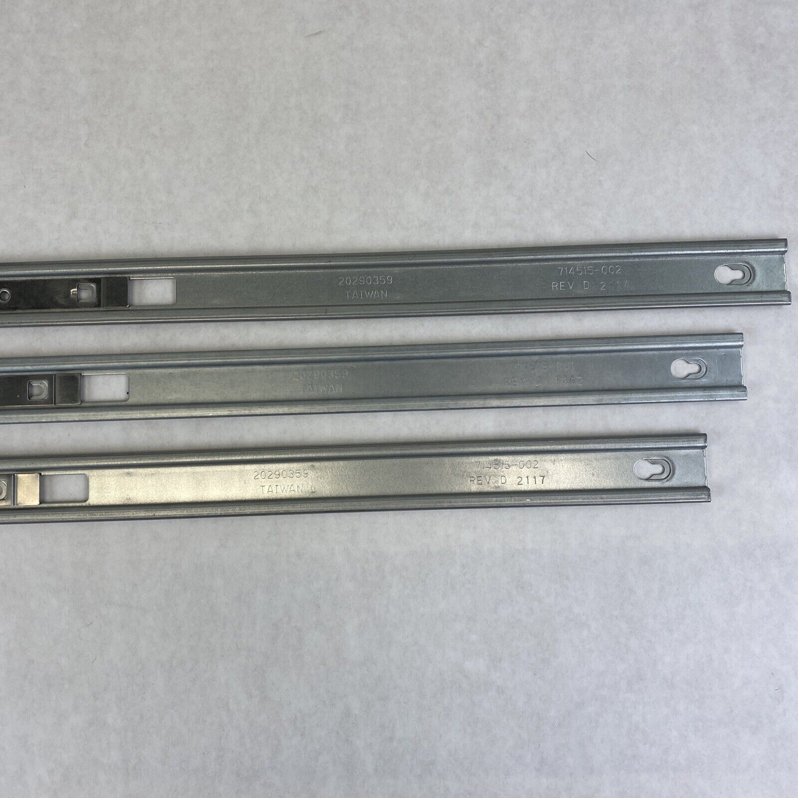 Server rail drawer slides 714515-002 REV D 2117 20290359 27-5/8" x 1" Lot of 3