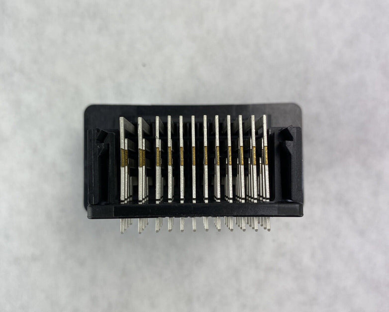 Molex 36638-0002 CMC HDR Split Peg Connector