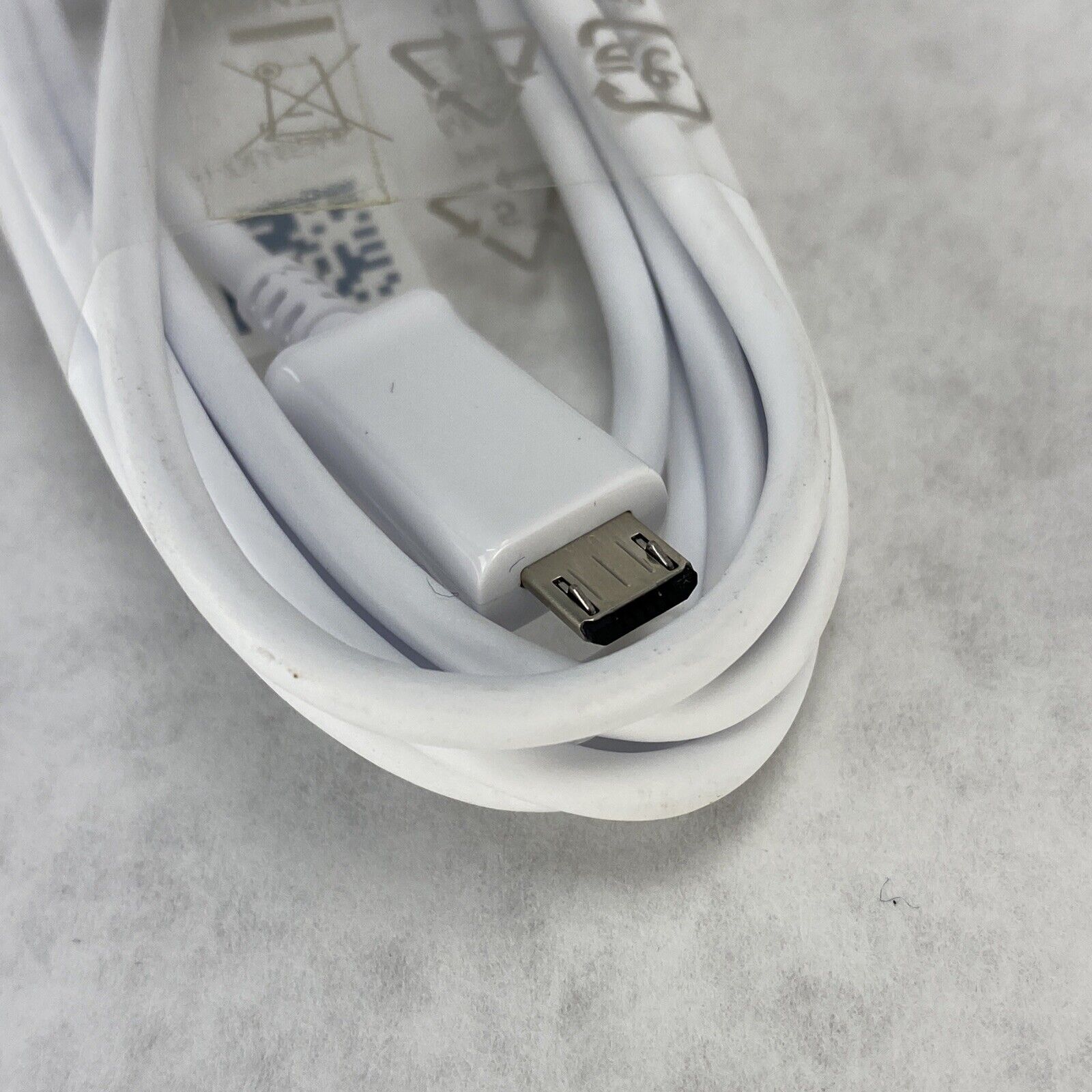Lot of 2 OEM Samsung ETAOU61JWE 2.0 Amp Wall Charger and 5ft ECB-DU4EWE Cable